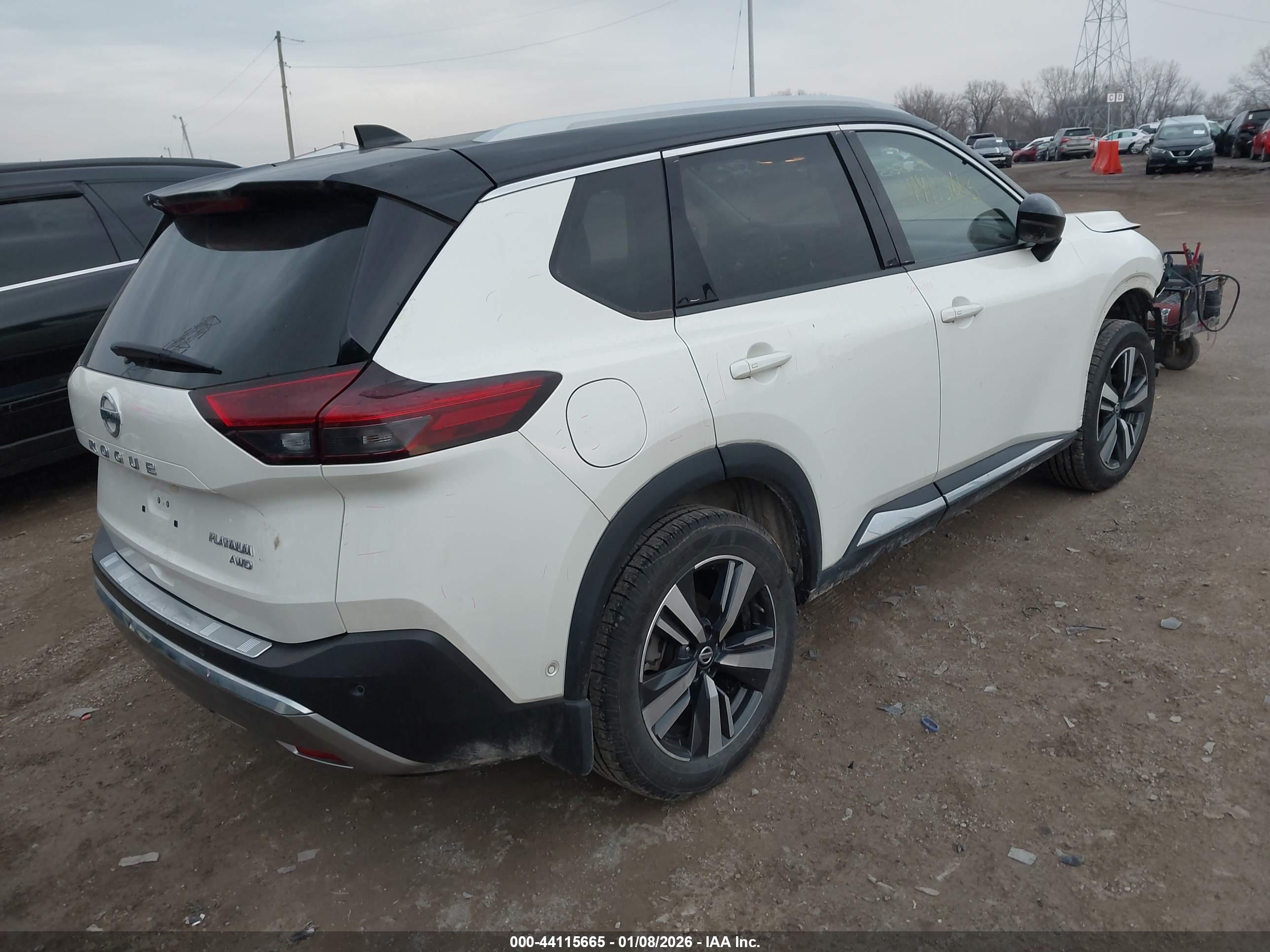NISSAN ROGUE image 4