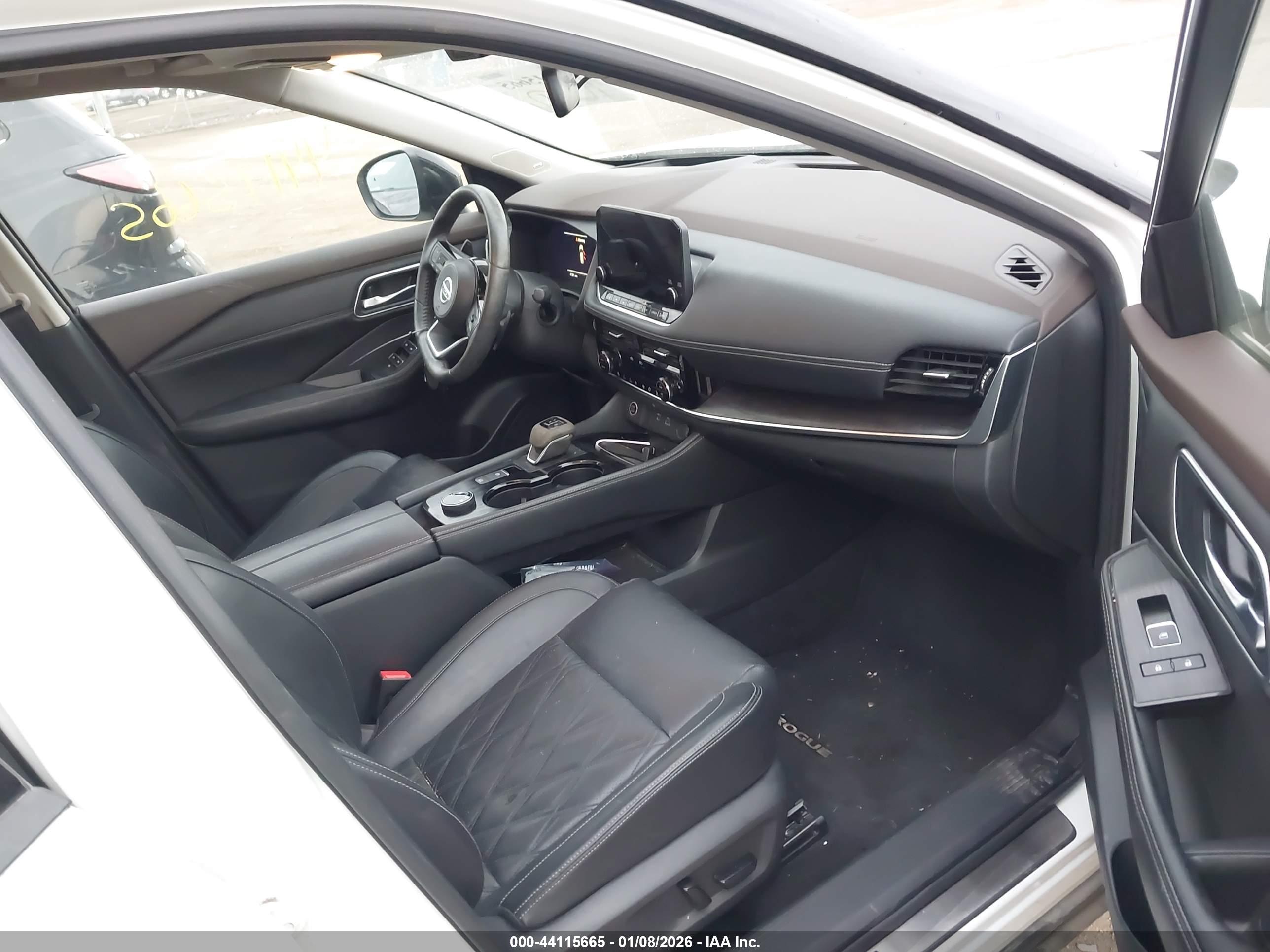NISSAN ROGUE image 5