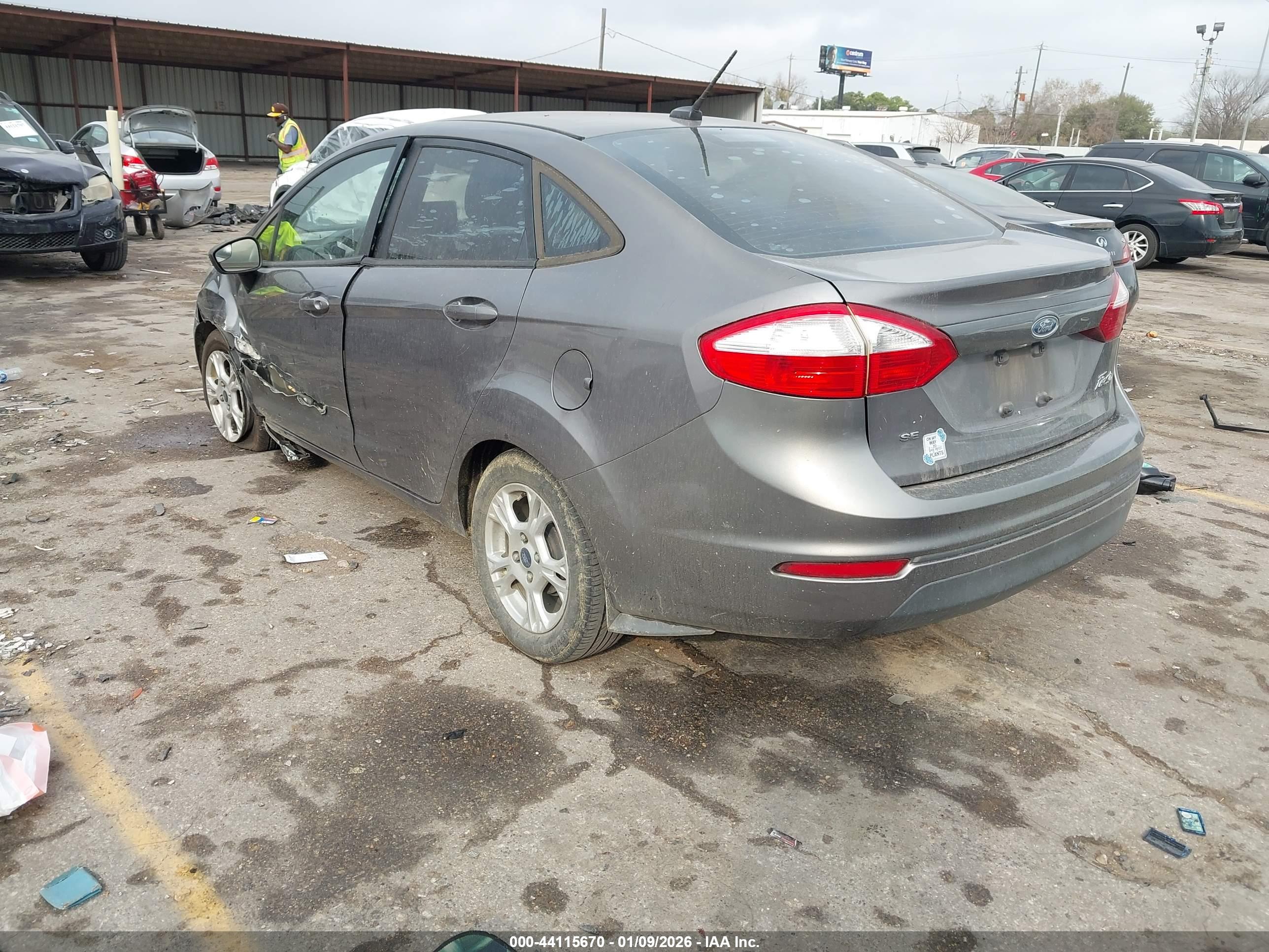 FORD FIESTA image 3