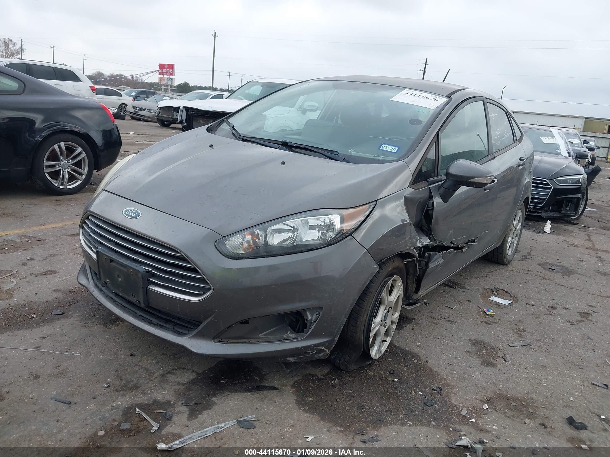 FORD FIESTA image 6