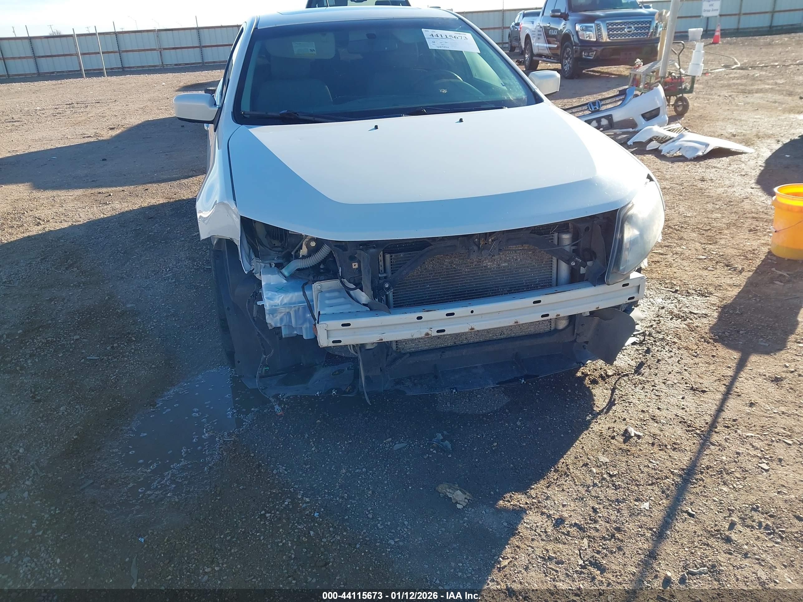 FORD FUSION image 6