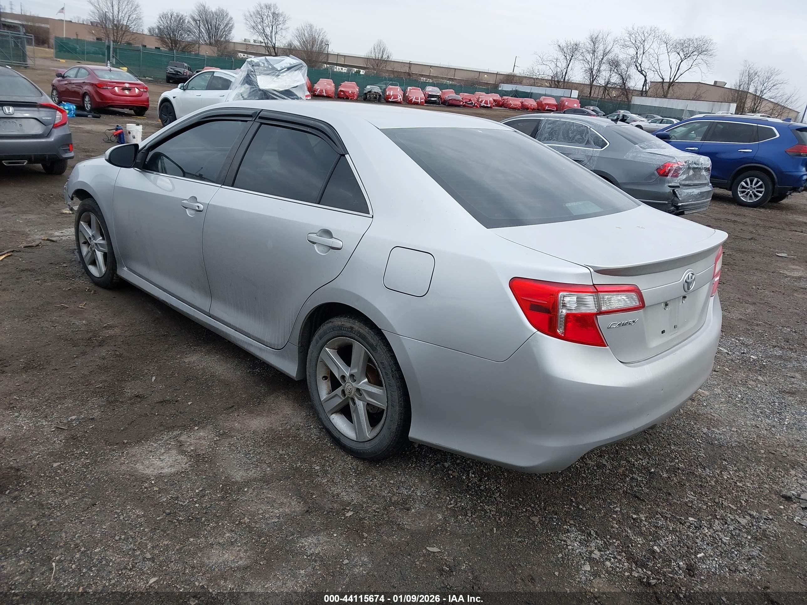 TOYOTA CAMRY image 3