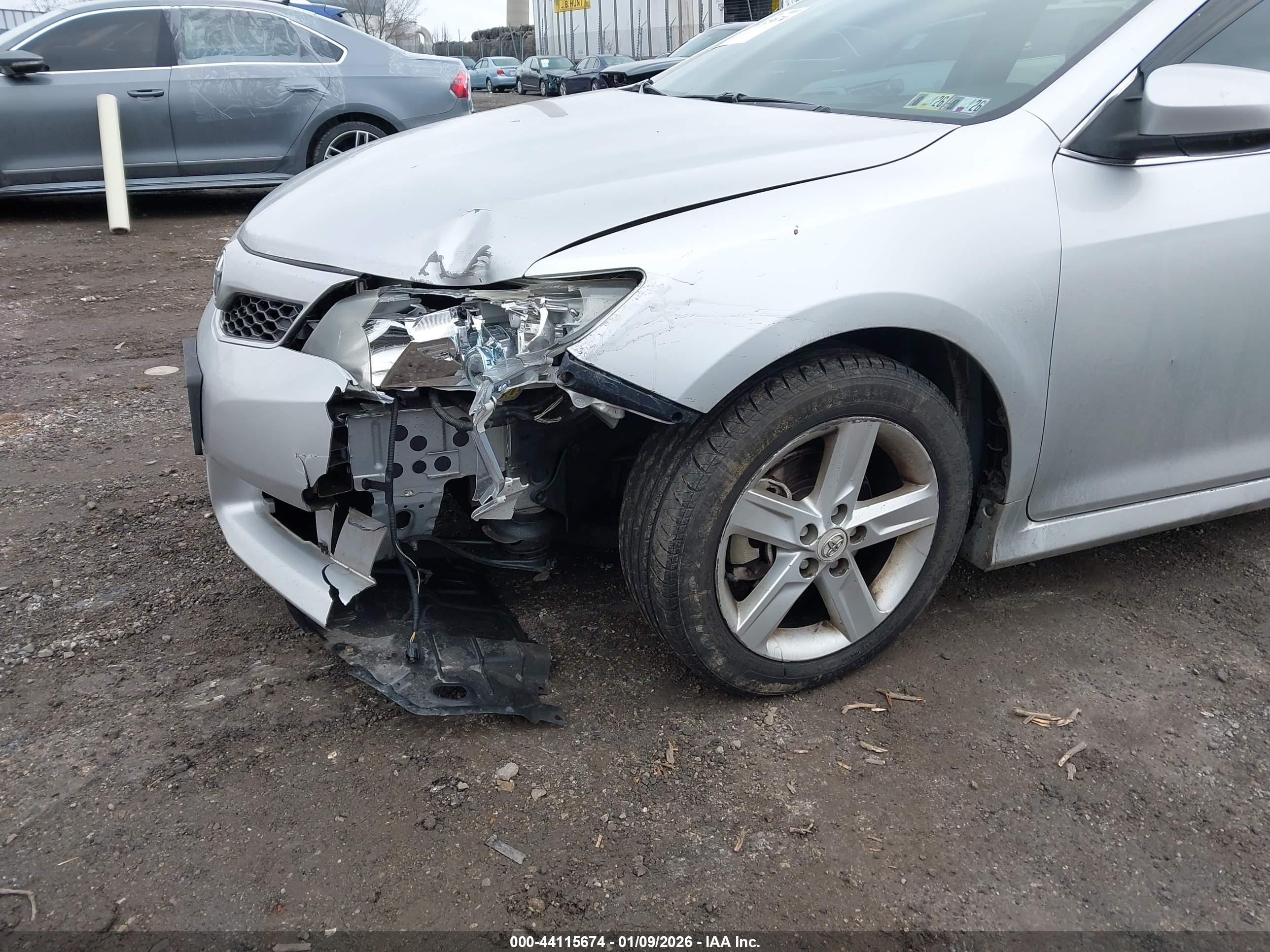 TOYOTA CAMRY image 6