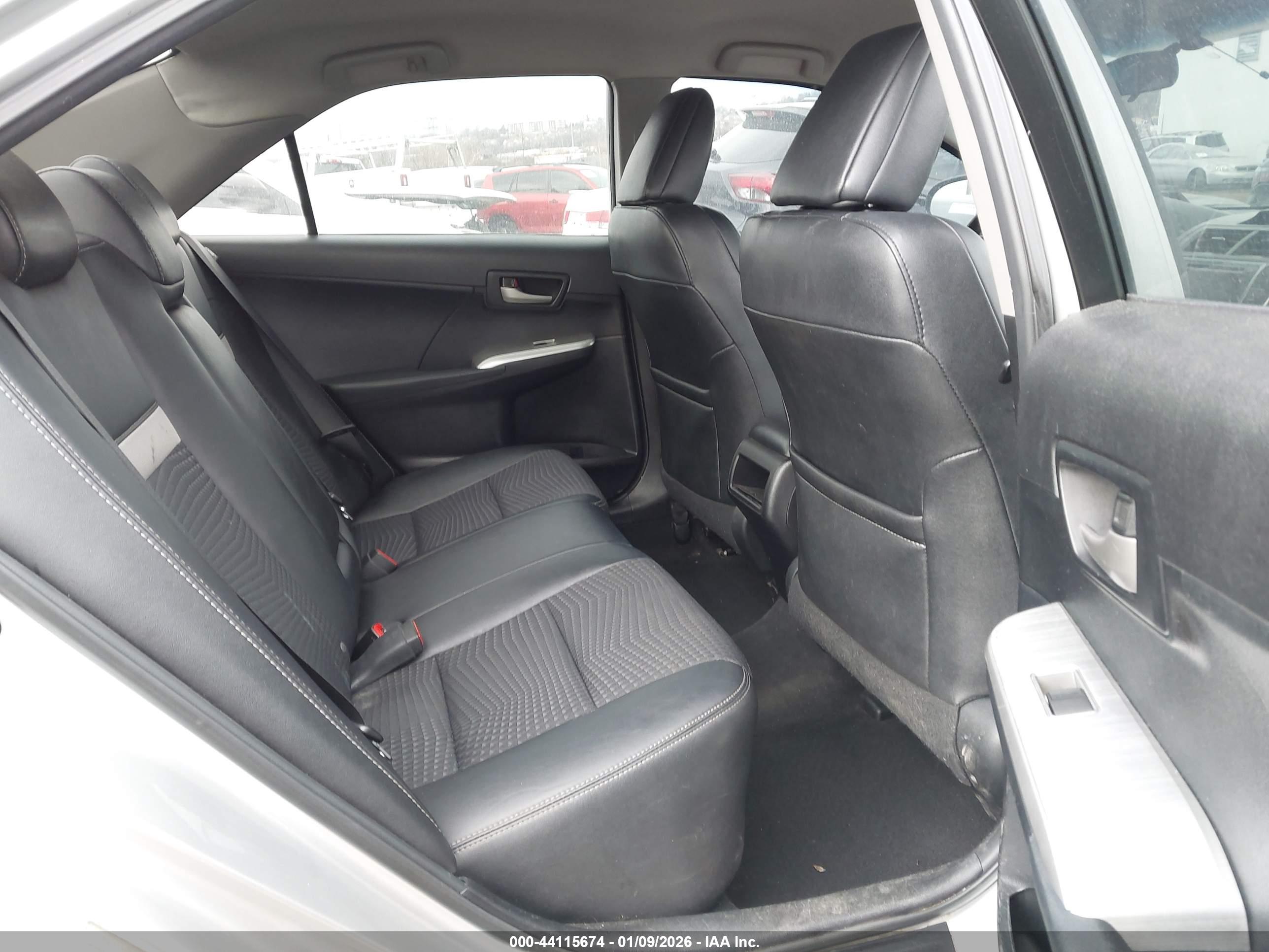 TOYOTA CAMRY image 8