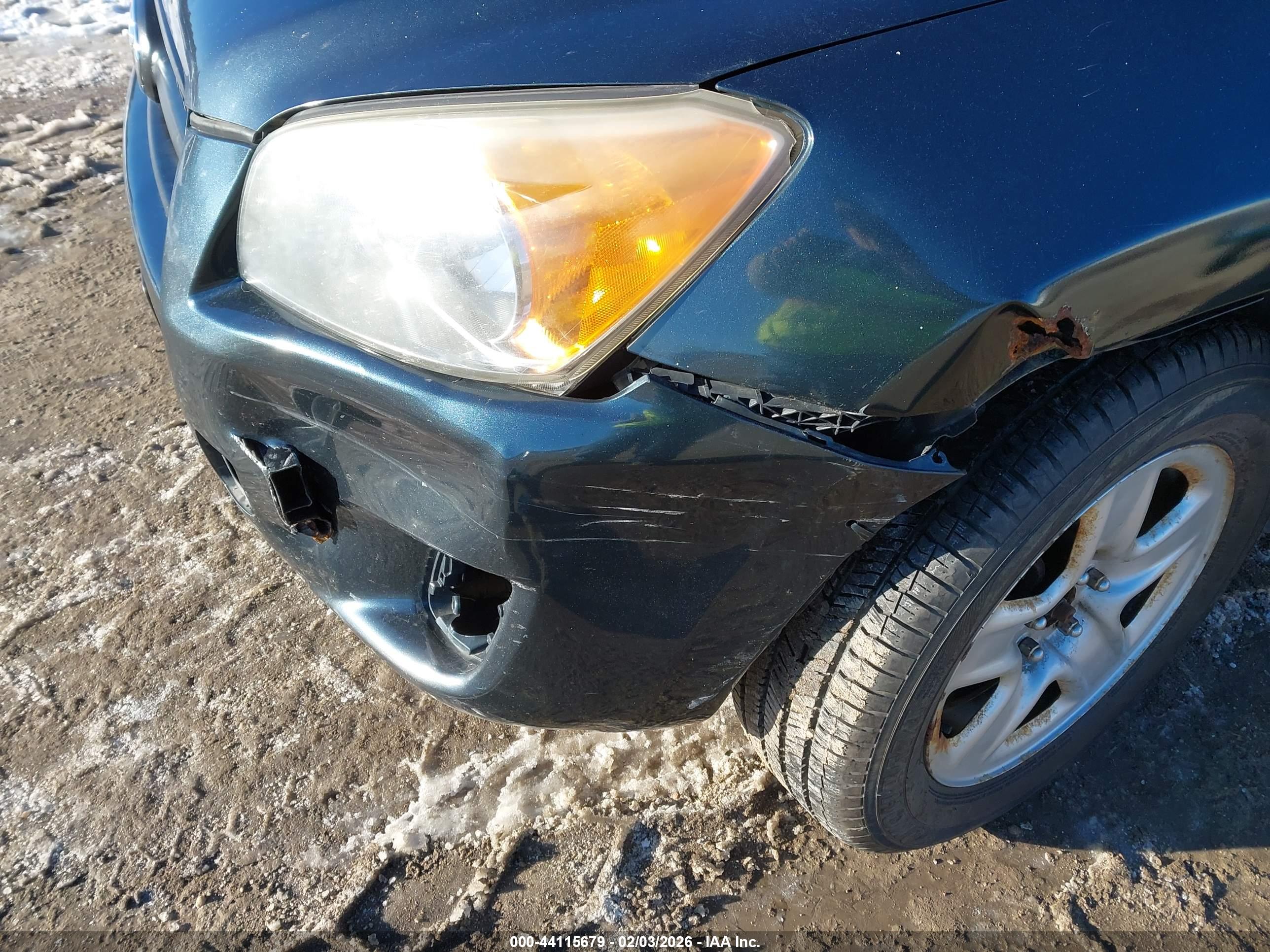 TOYOTA RAV4 image 6