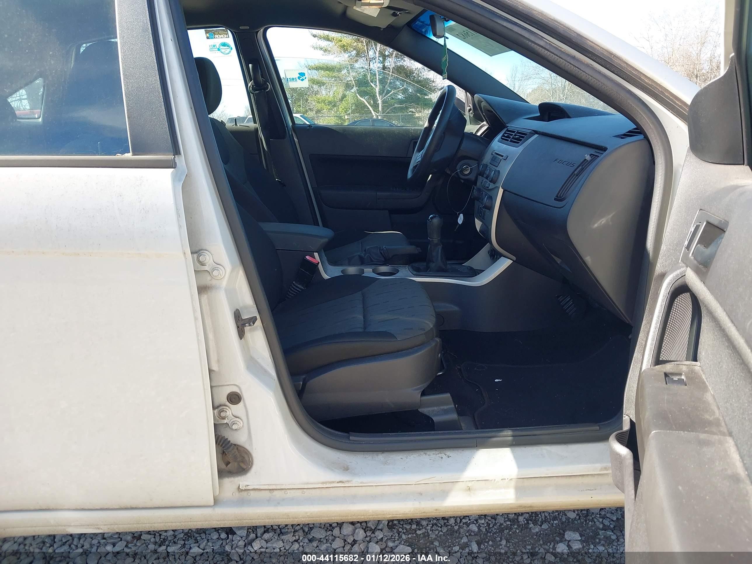 FORD FOCUS image 5