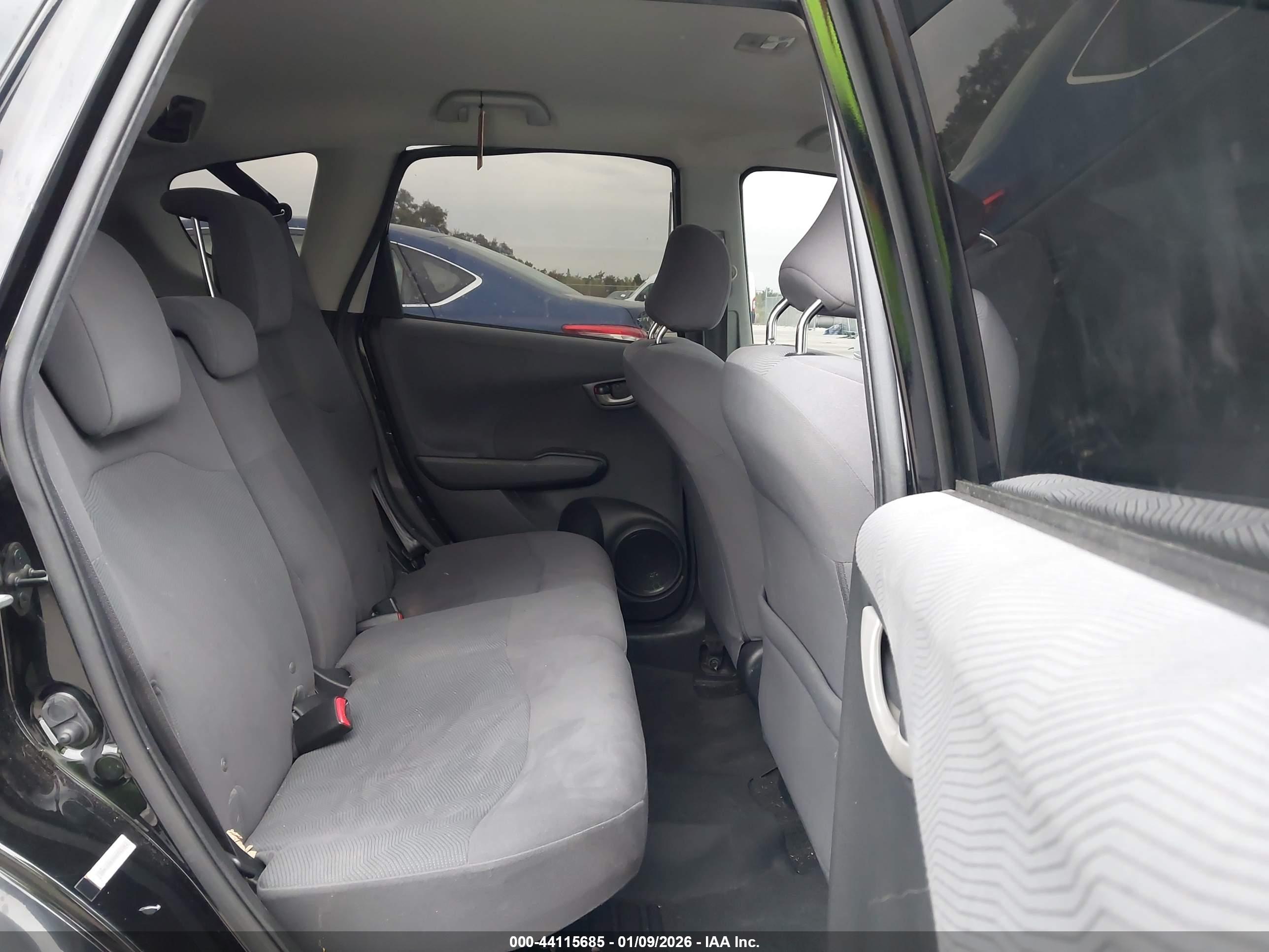 HONDA FIT image 8