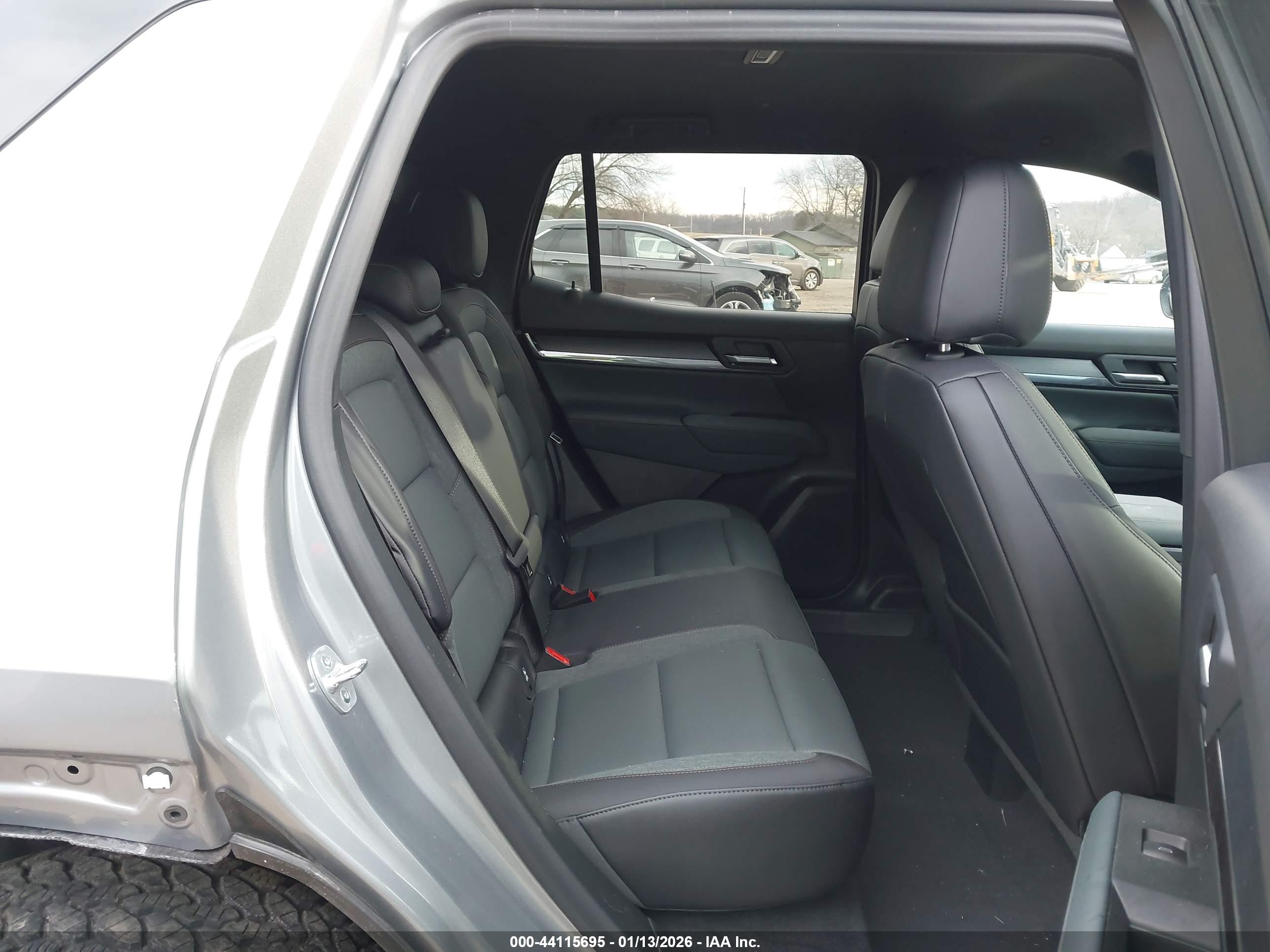 GMC TERRAIN image 8