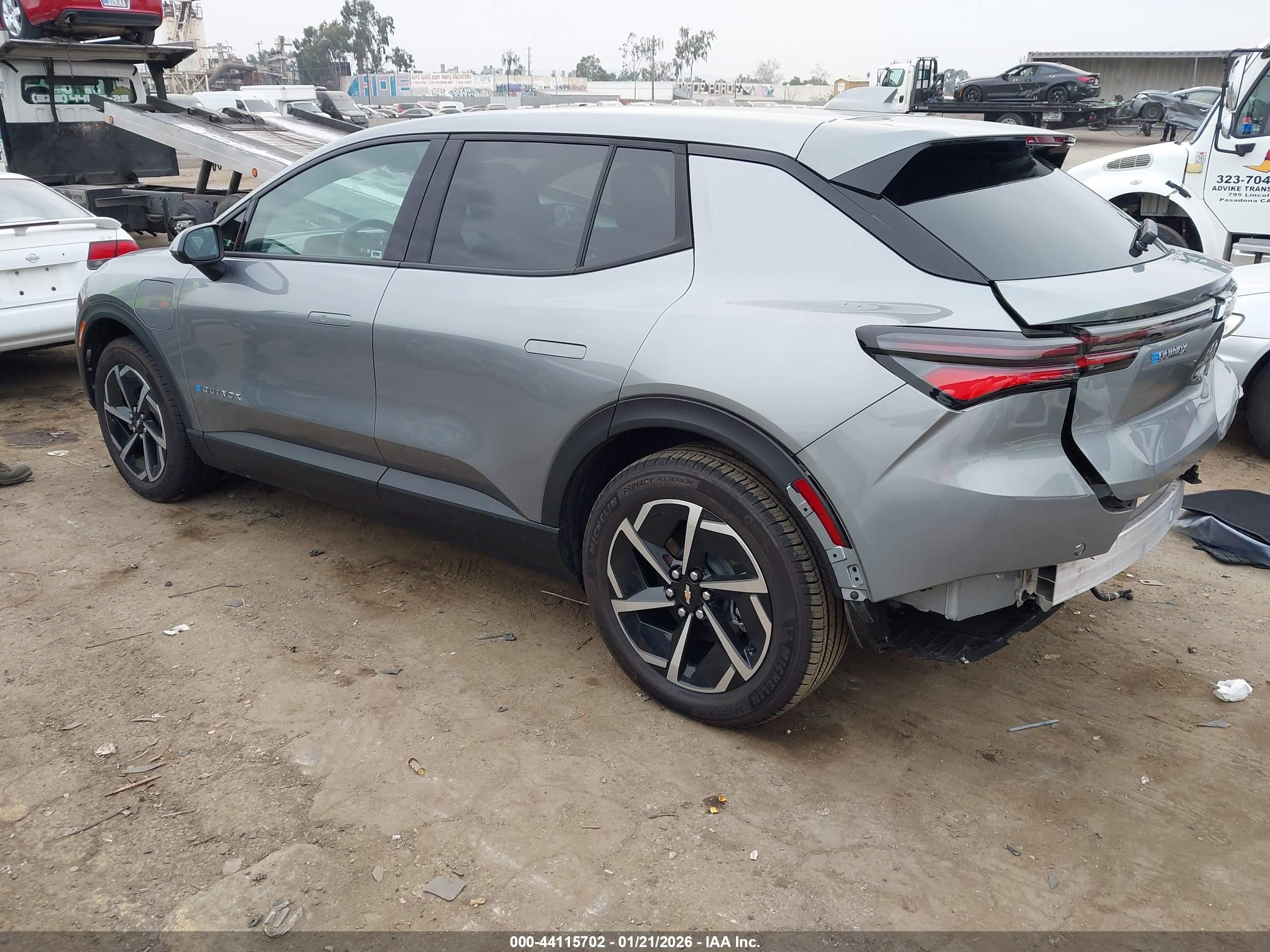 CHEVROLET EQUINOX image 3