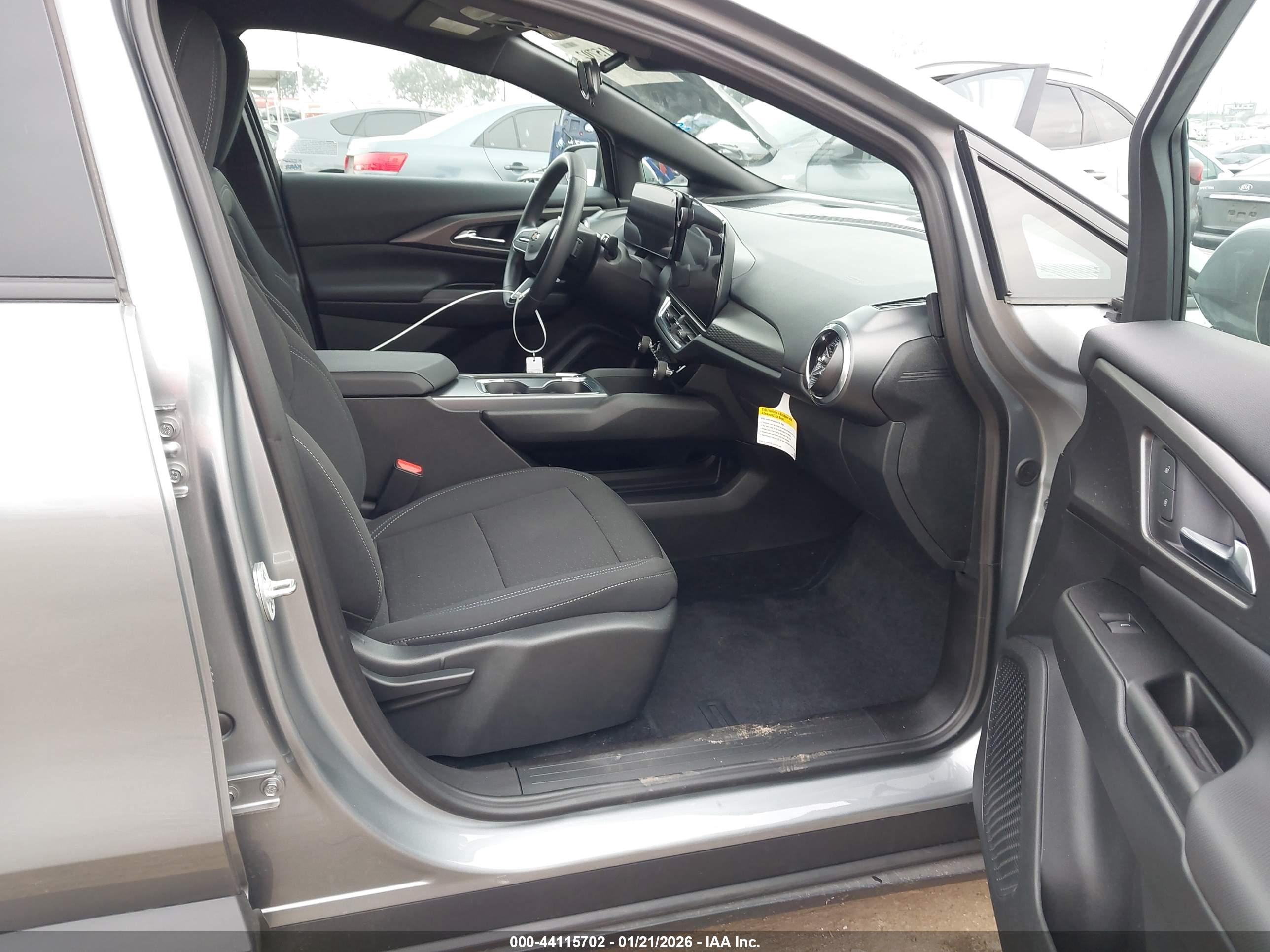 CHEVROLET EQUINOX image 5