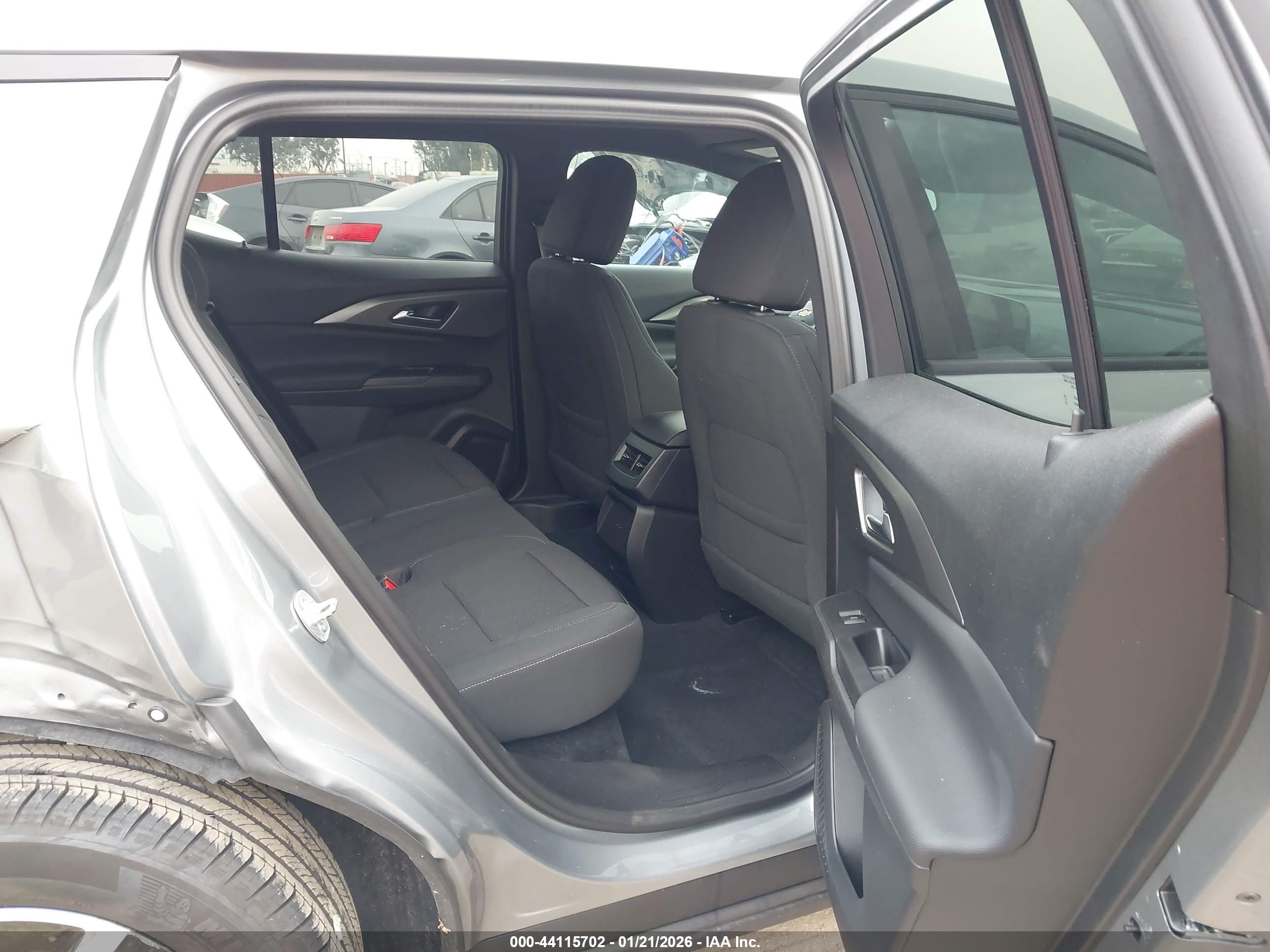 CHEVROLET EQUINOX image 8