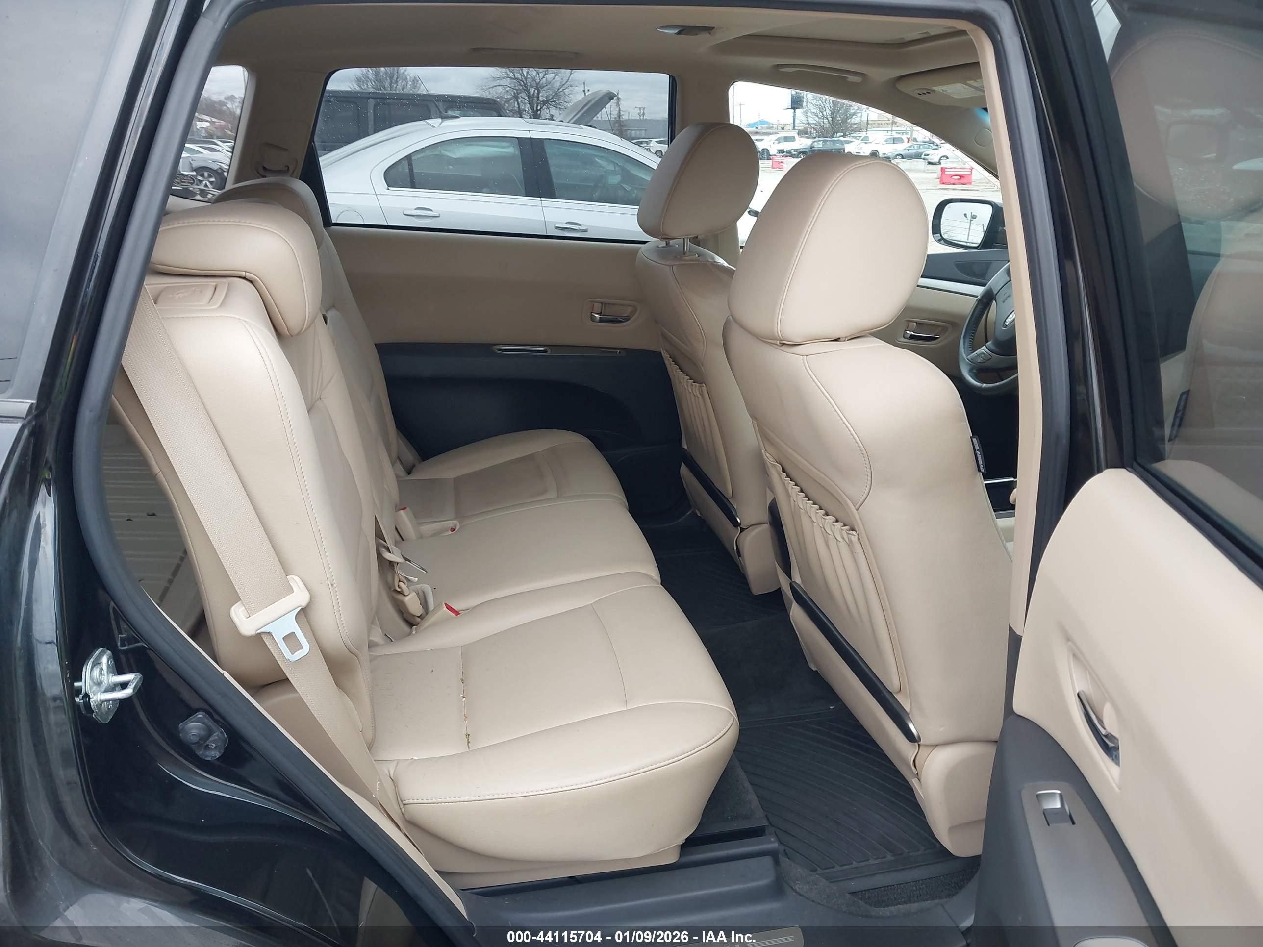 SUBARU B9 image 8