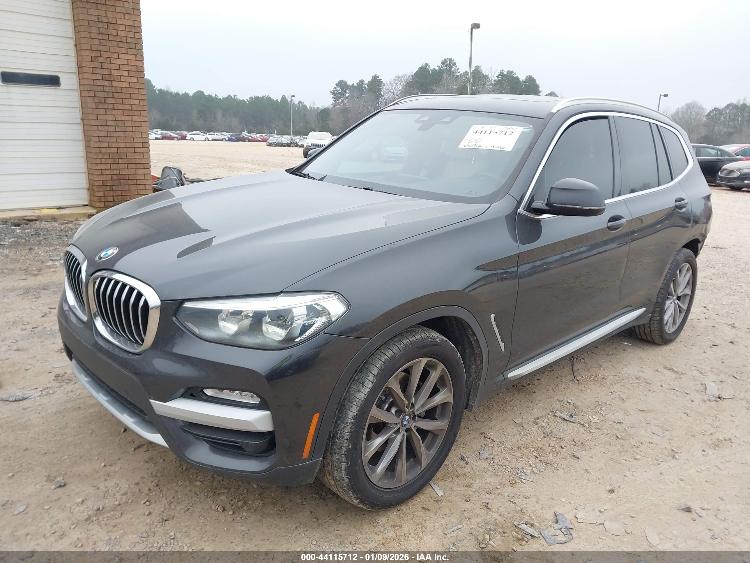 BMW X3 image 2