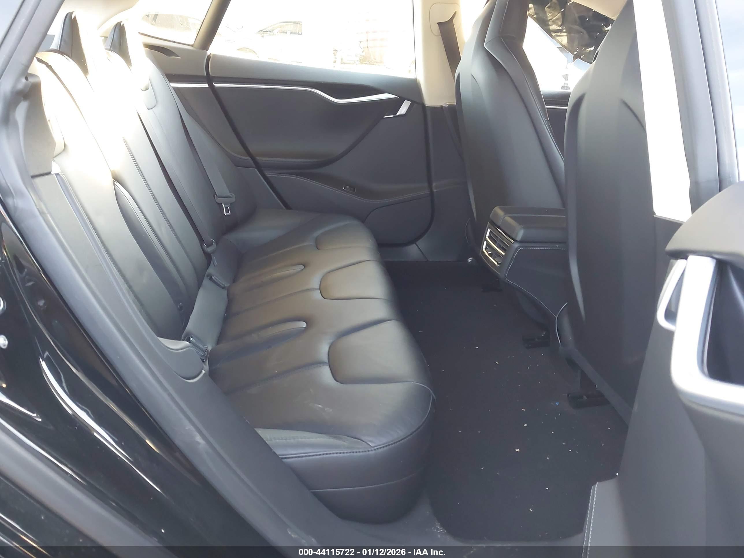 TESLA MODEL image 8