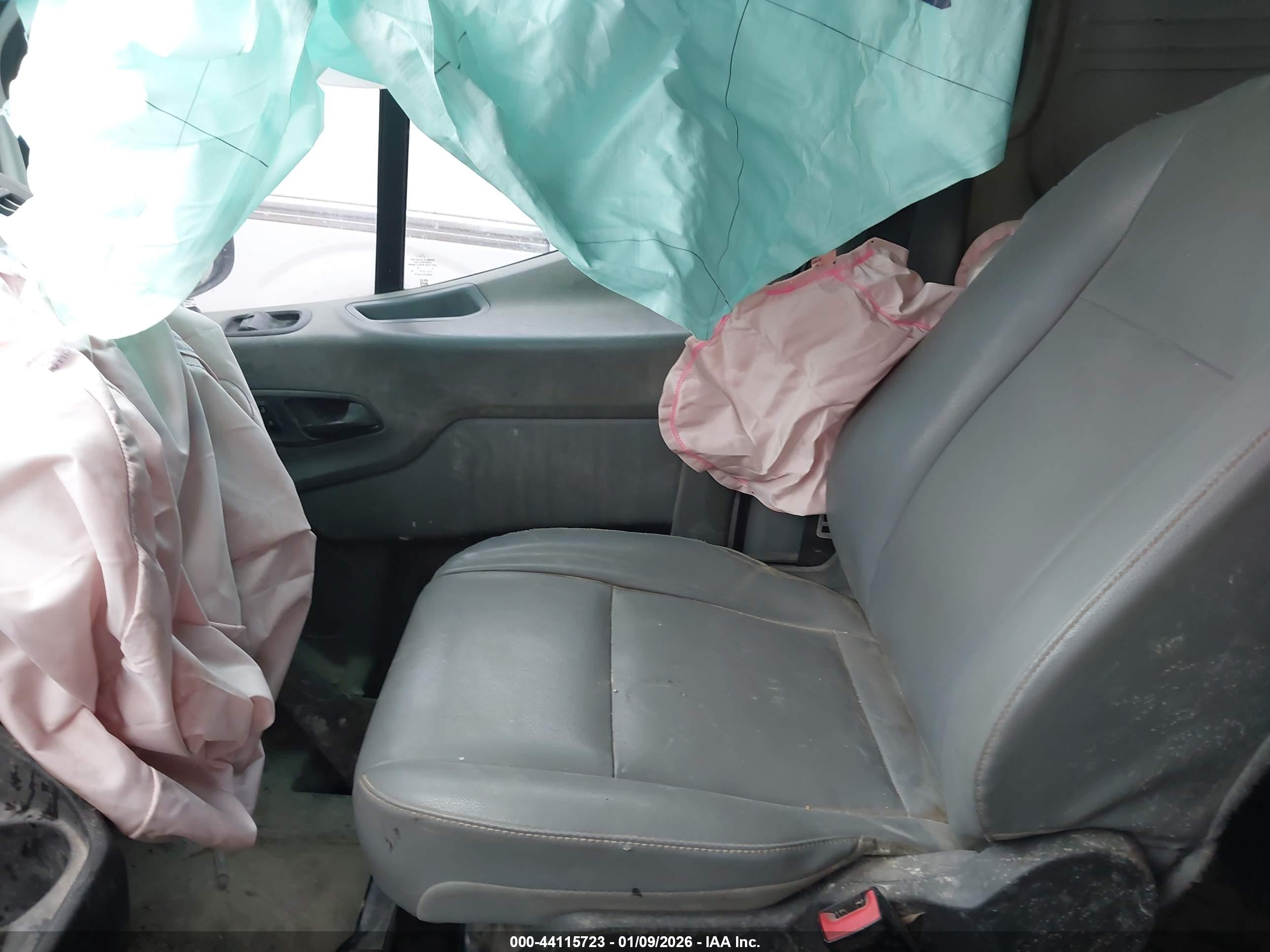 FORD TRANSIT image 5