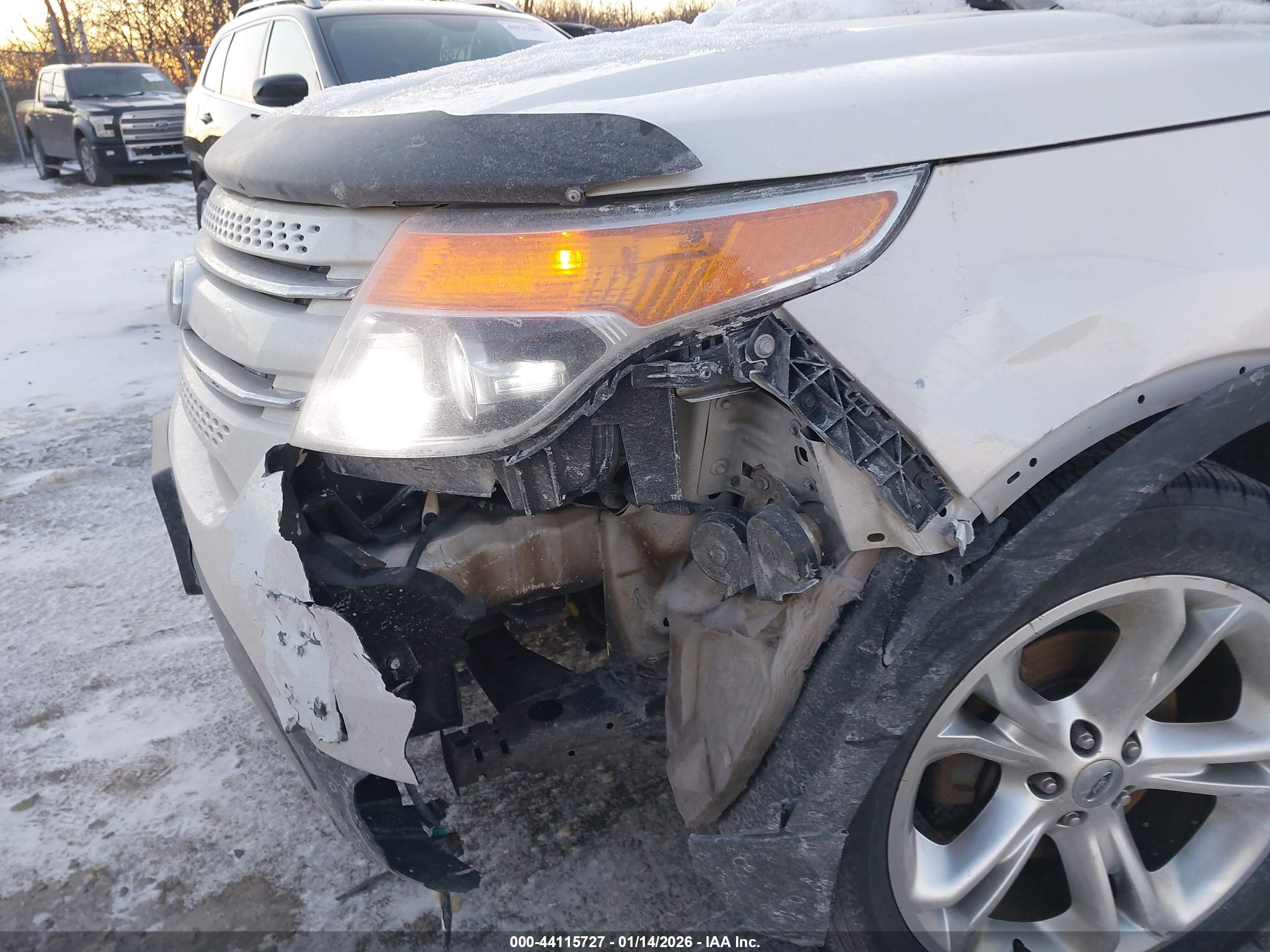 FORD EXPLORER image 6