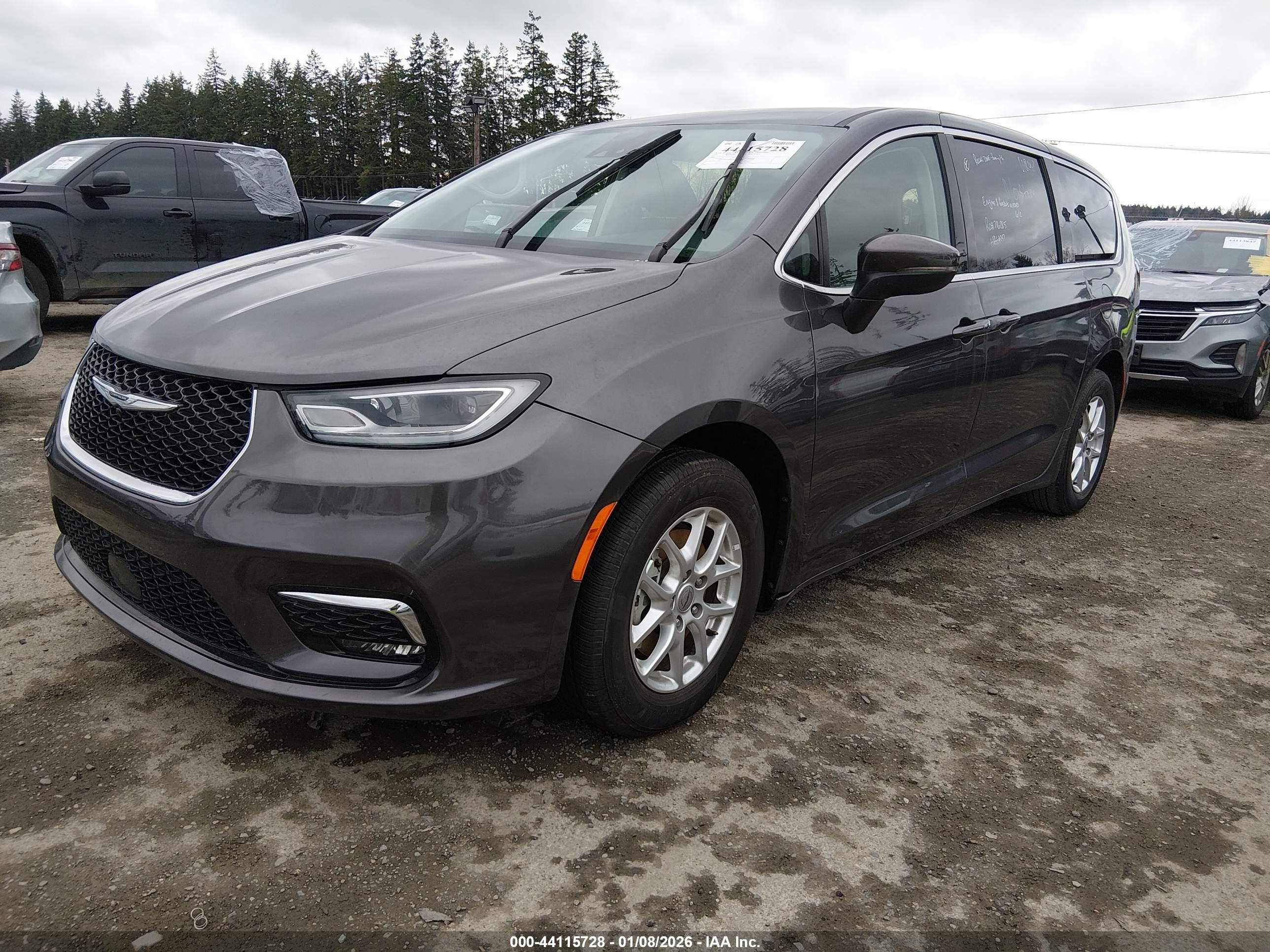 CHRYSLER PACIFICA image 2