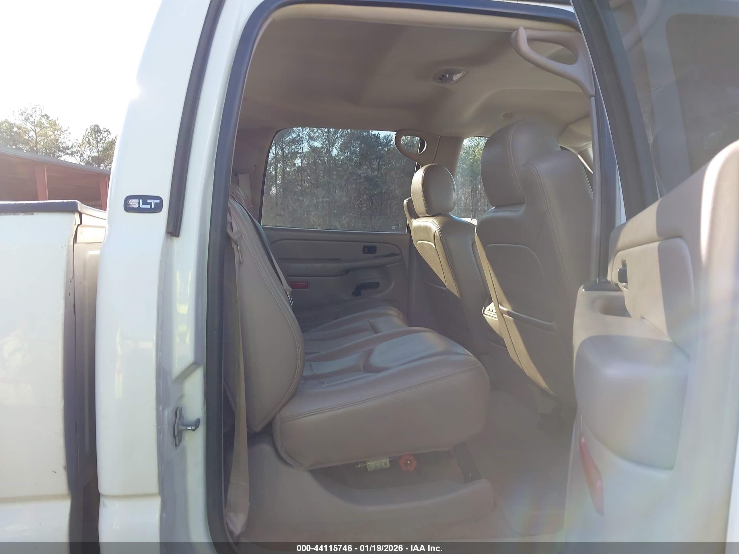 GMC SIERRA image 8
