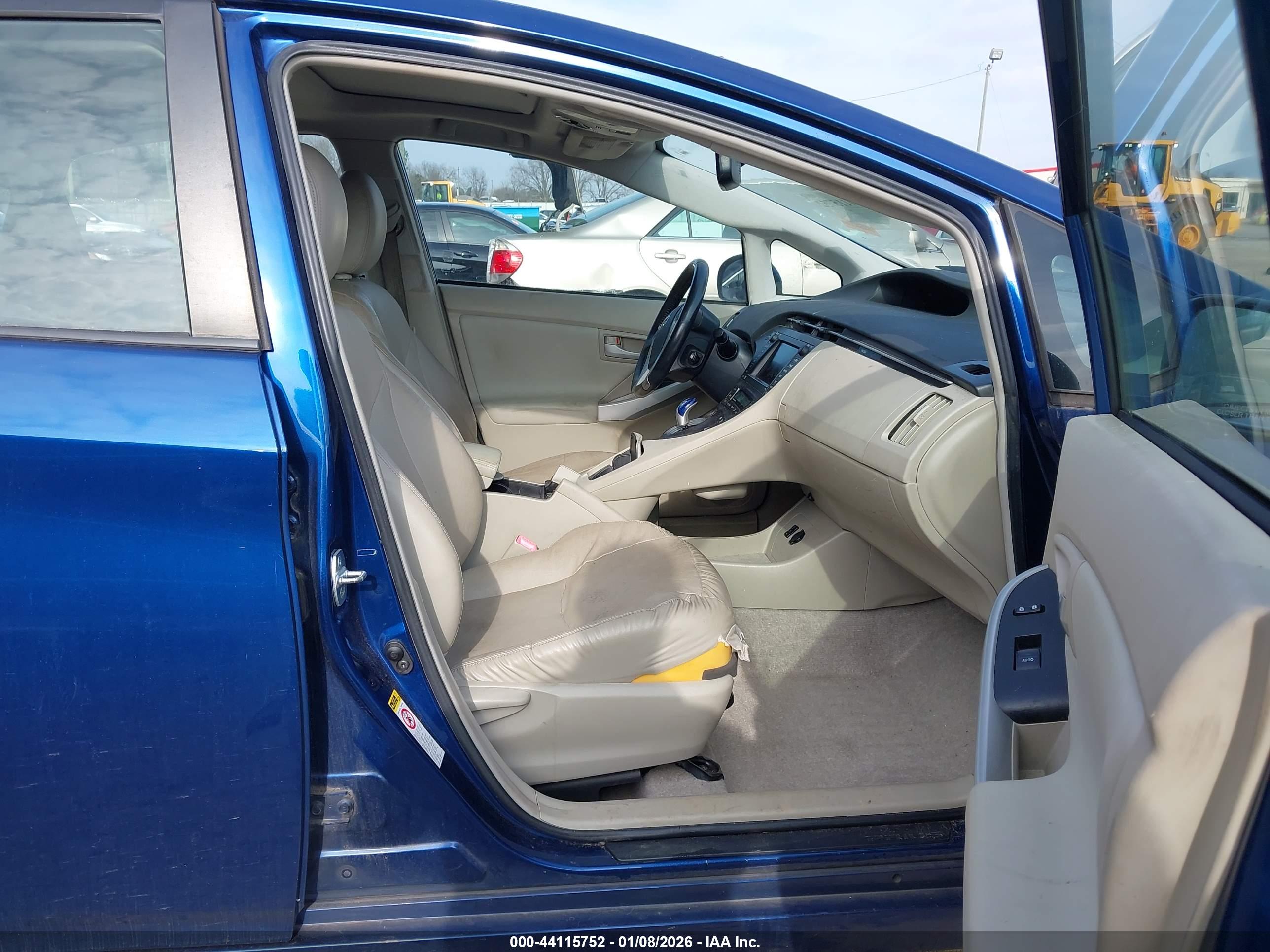TOYOTA PRIUS image 5