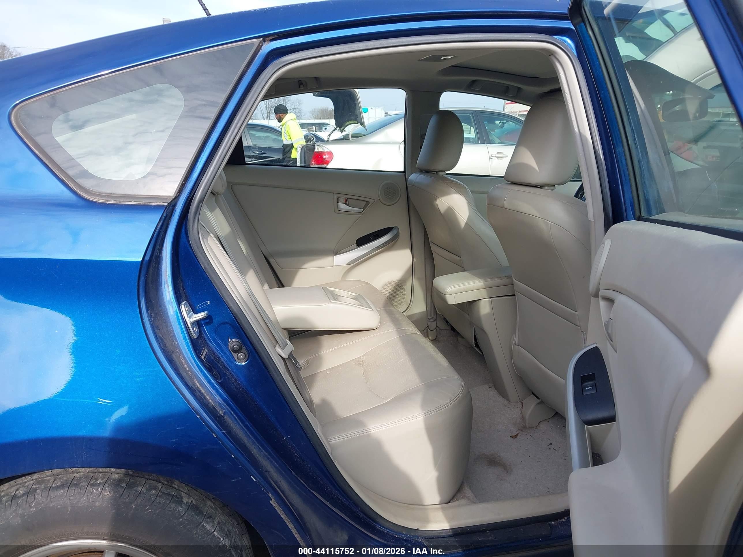 TOYOTA PRIUS image 8