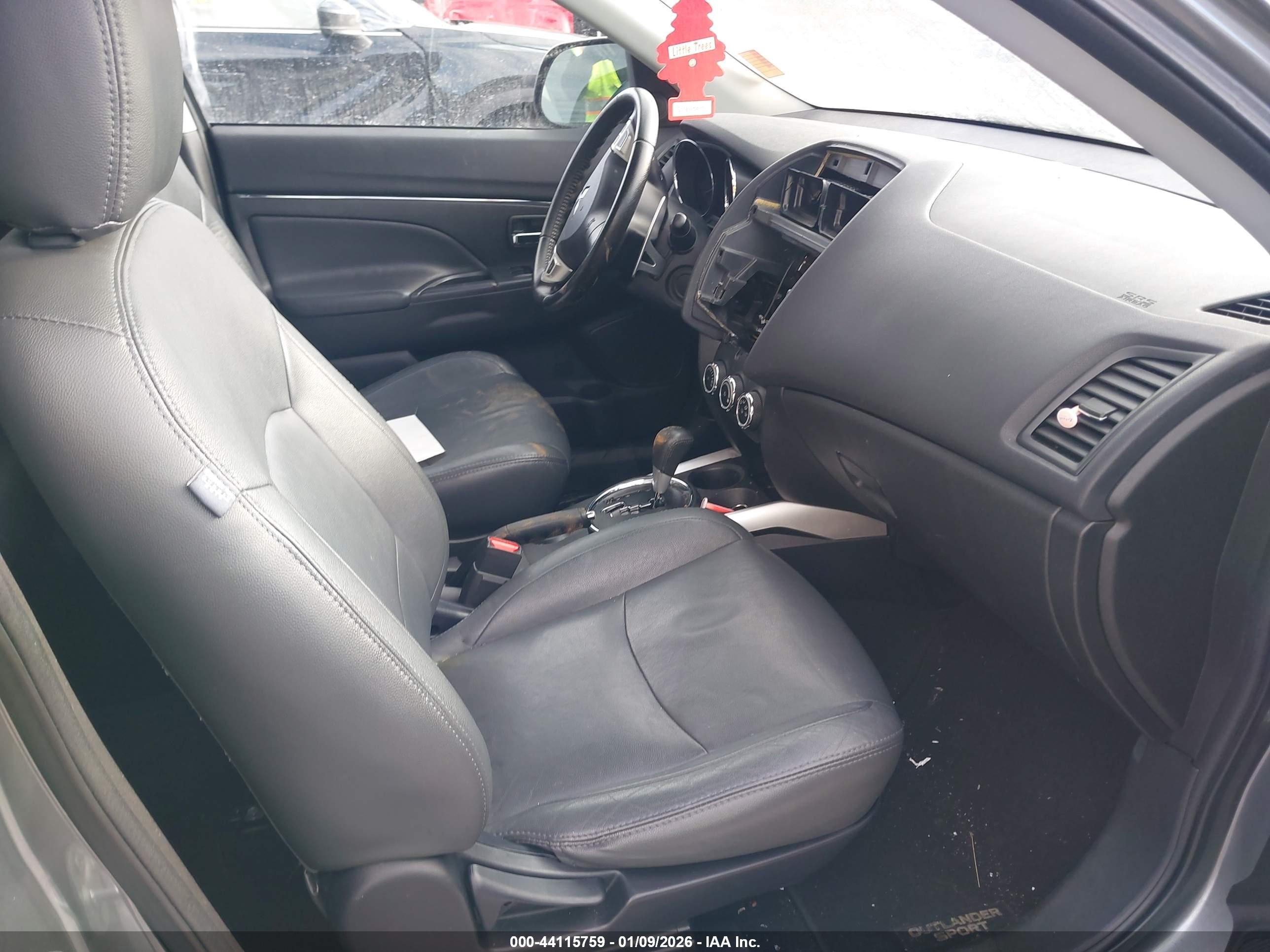 MITSUBISHI OUTLANDER image 5