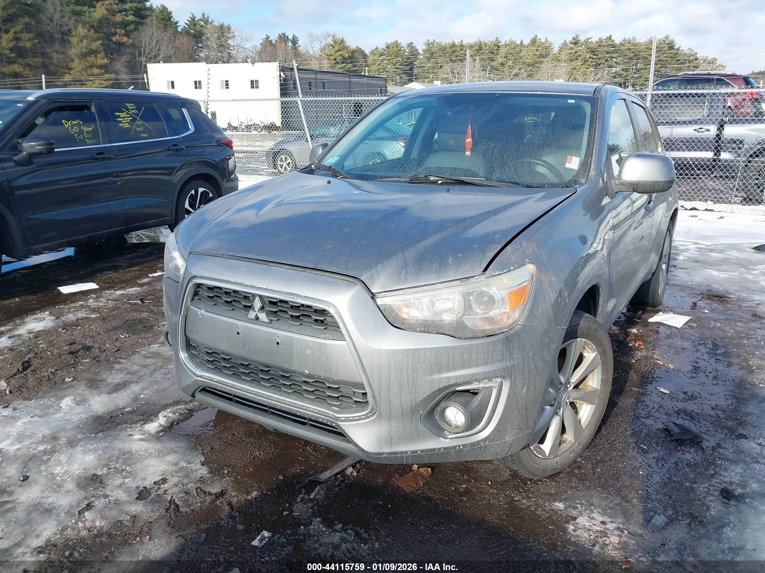 MITSUBISHI OUTLANDER image 6