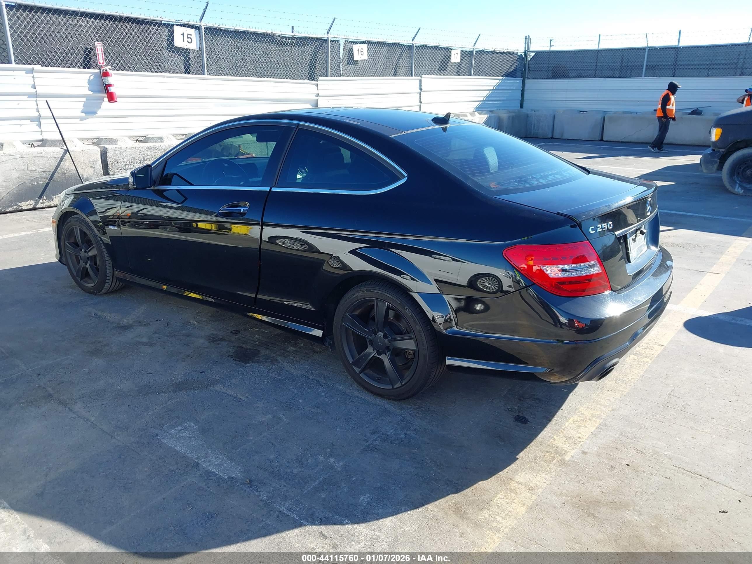 MERCEDES-BENZ C image 3