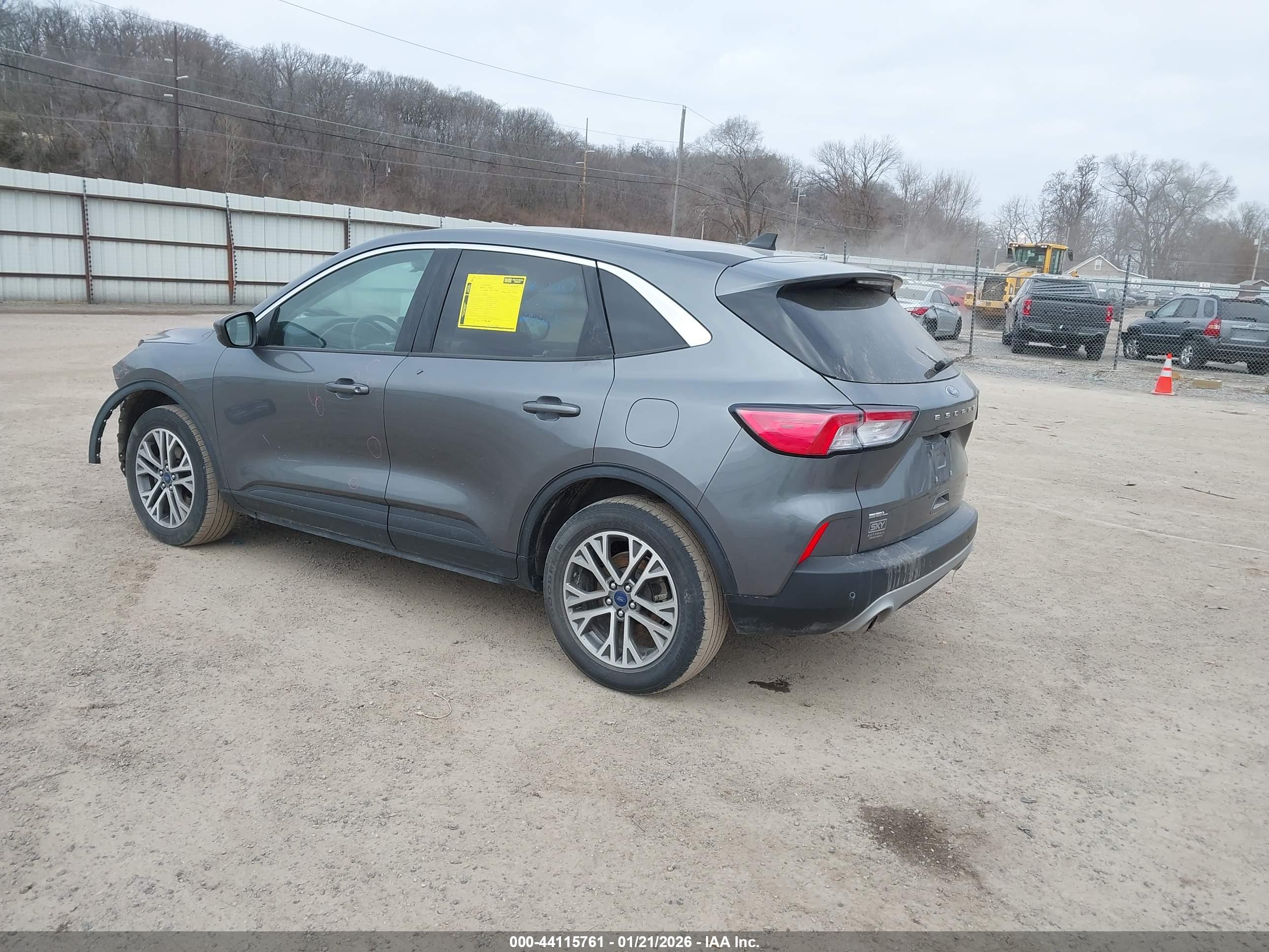 FORD ESCAPE image 3