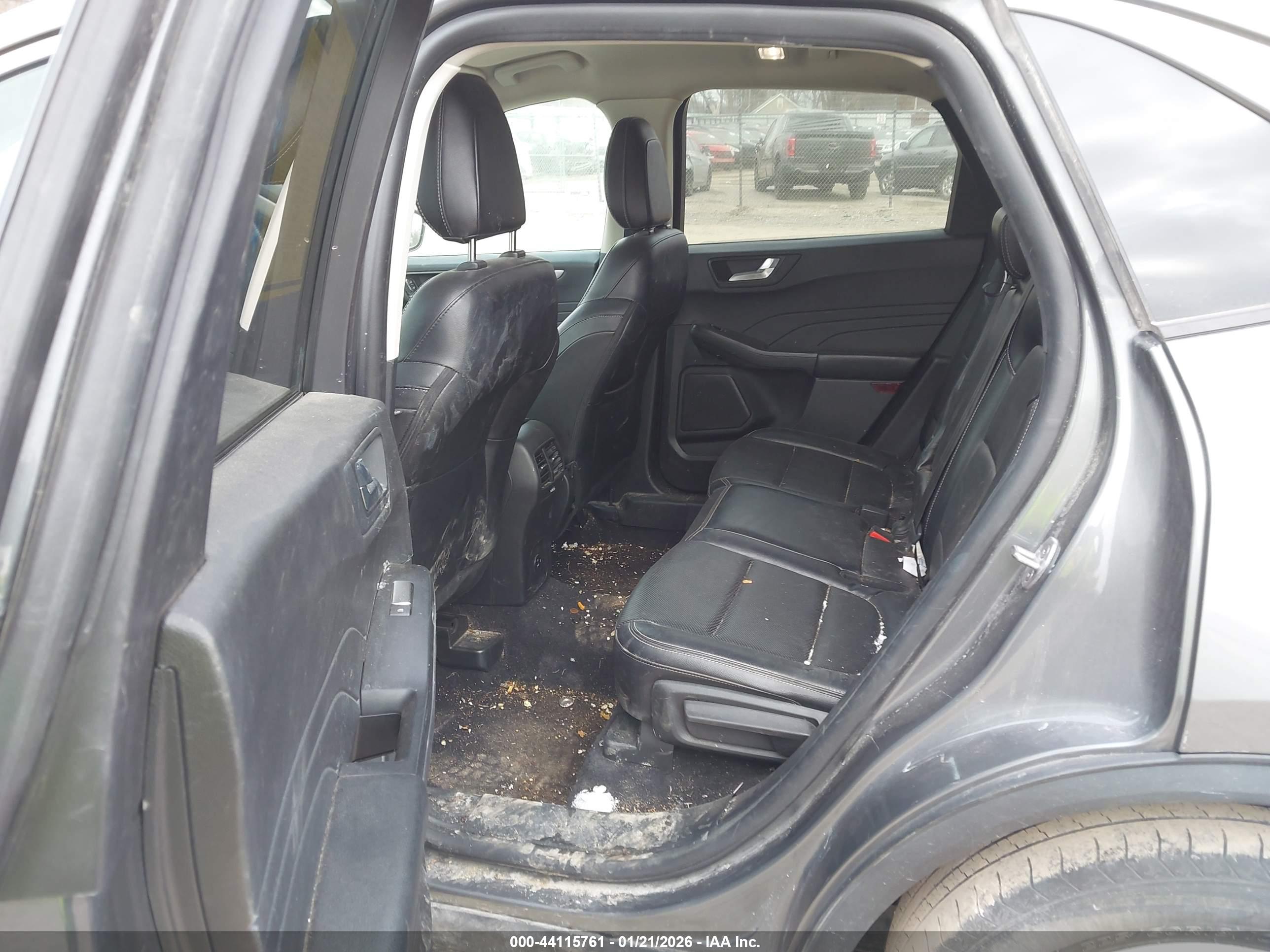 FORD ESCAPE image 8