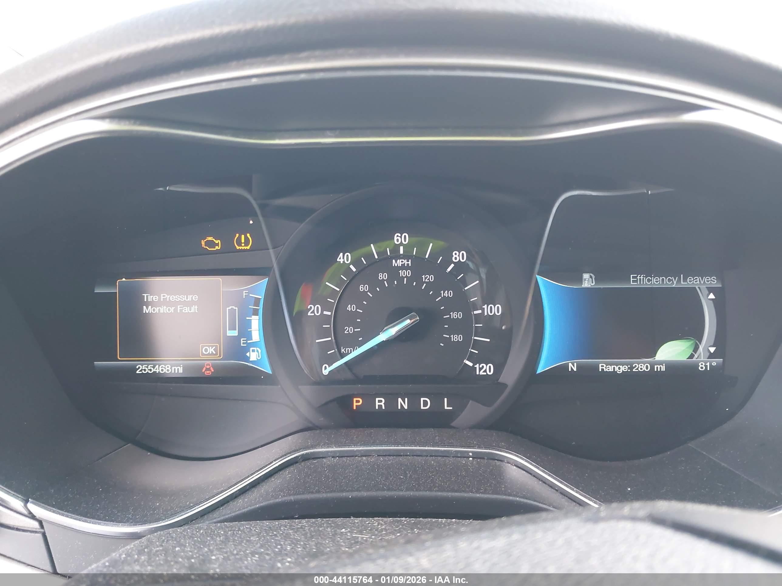 FORD FUSION image 7