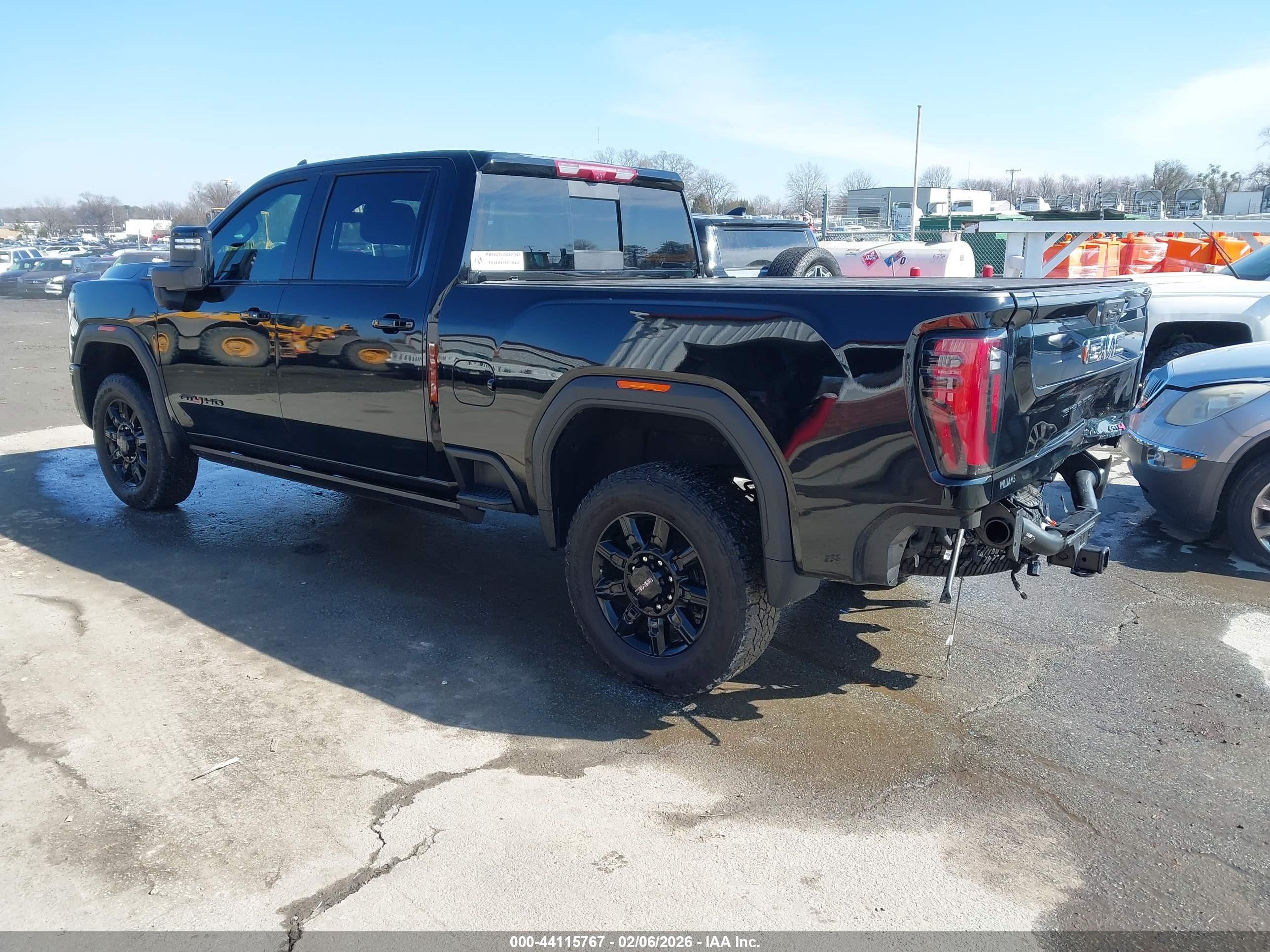 GMC SIERRA image 3