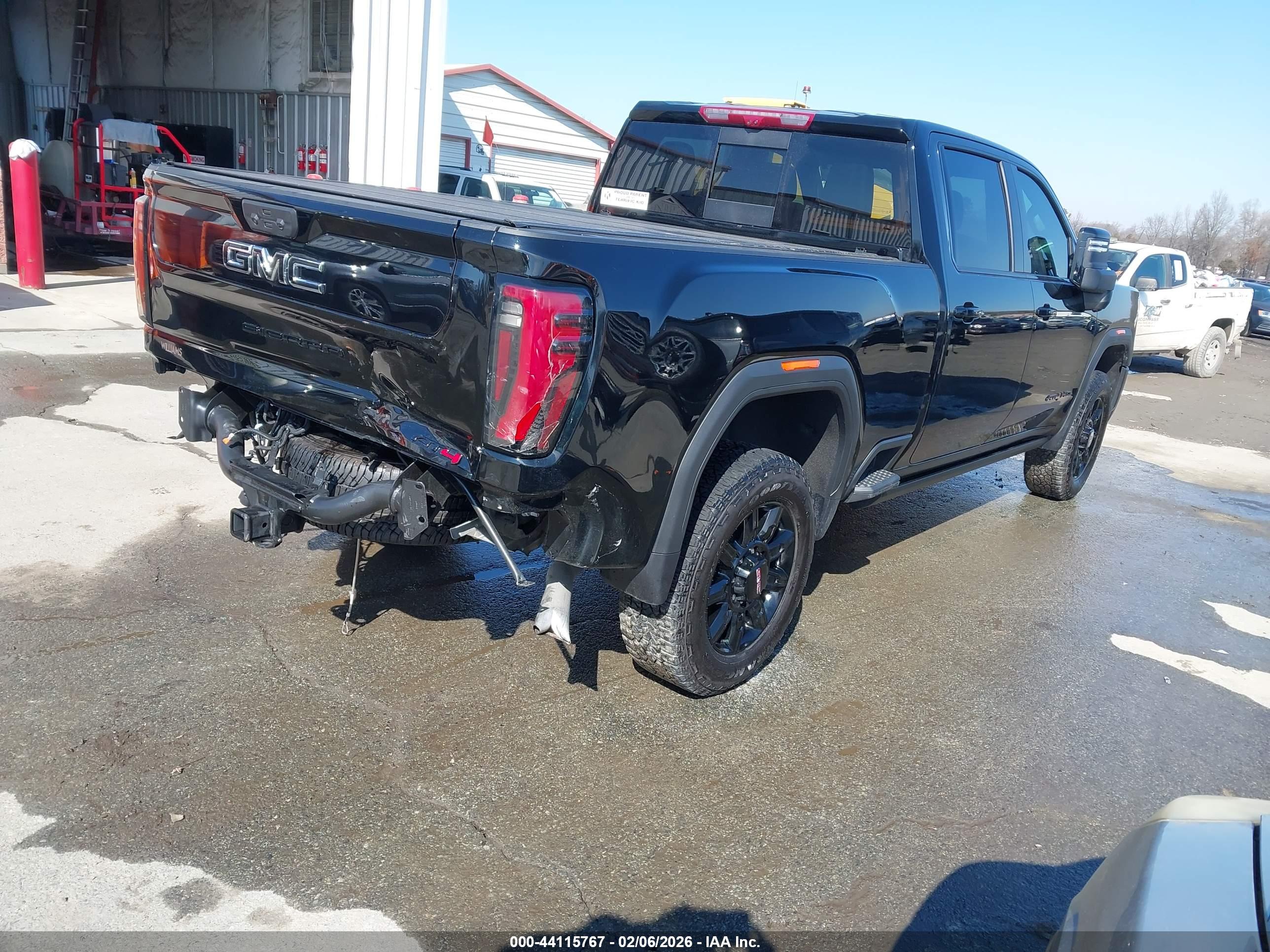 GMC SIERRA image 4