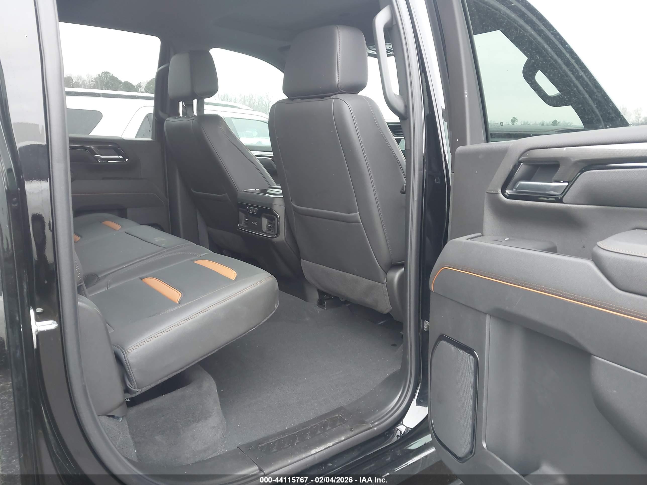 GMC SIERRA image 8