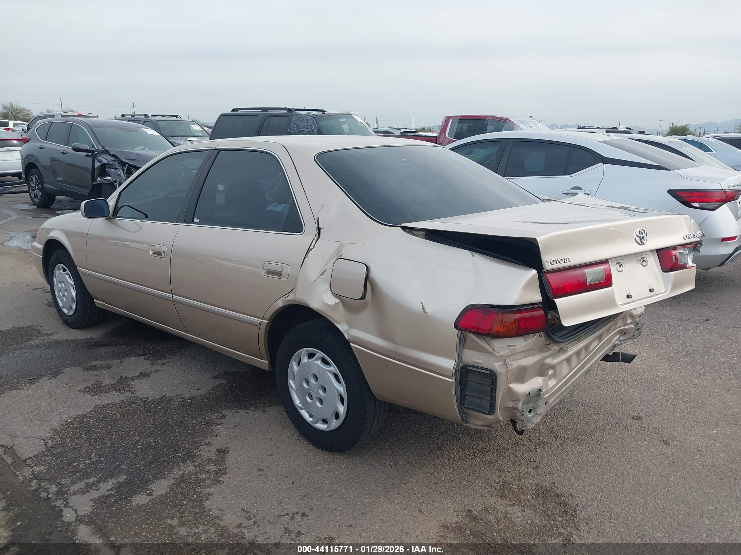 TOYOTA CAMRY image 3