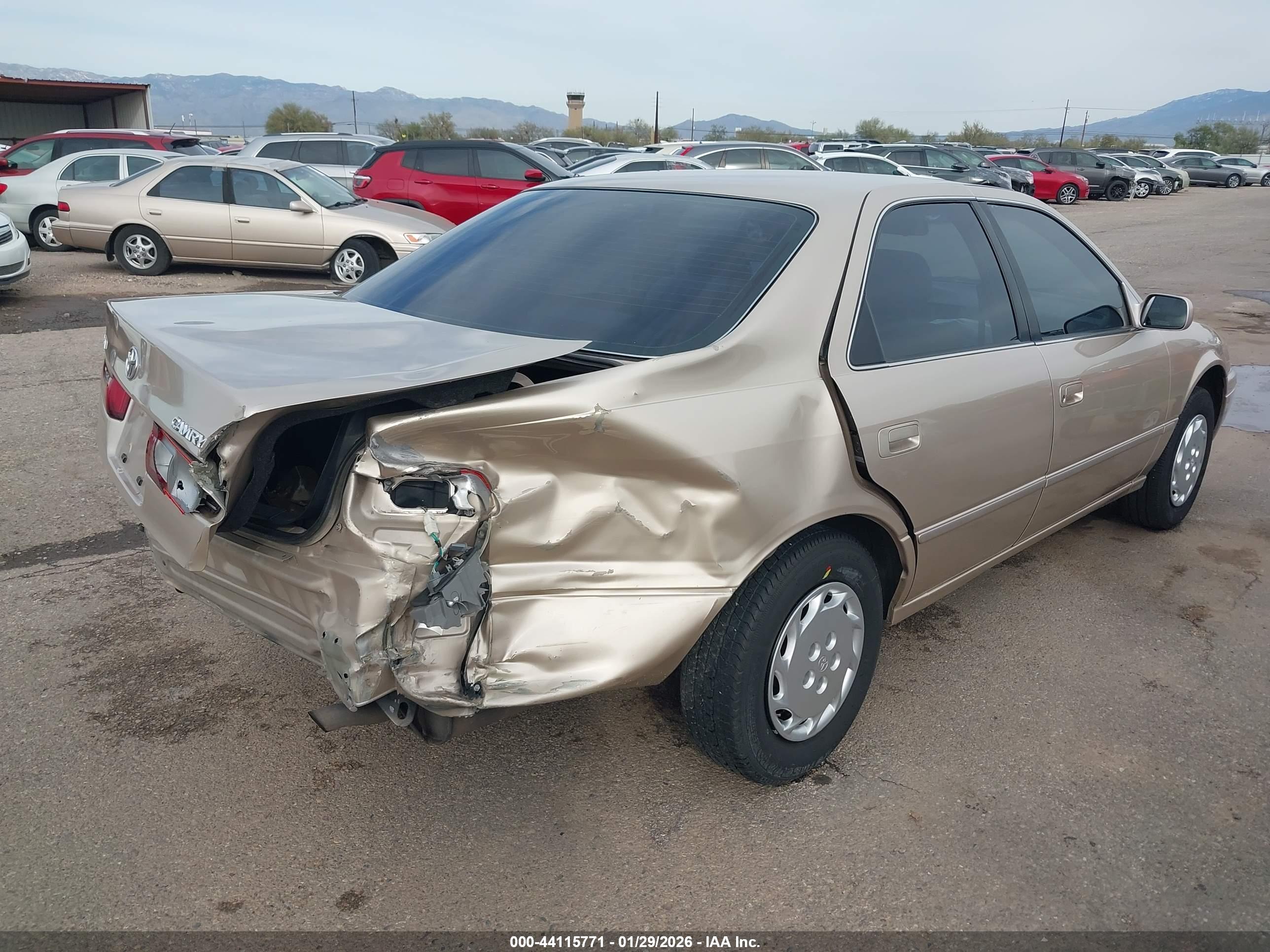 TOYOTA CAMRY image 4
