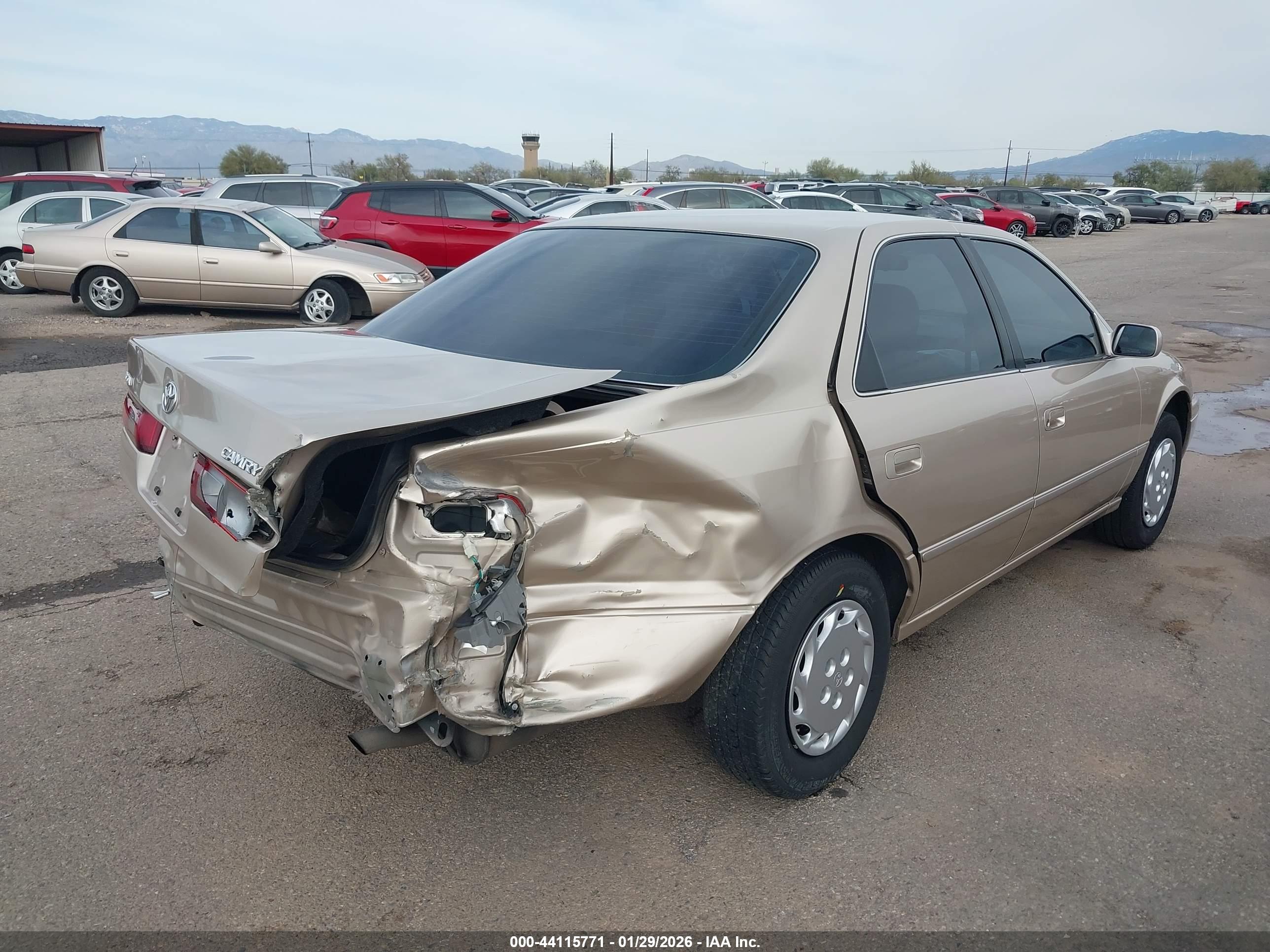 TOYOTA CAMRY image 6