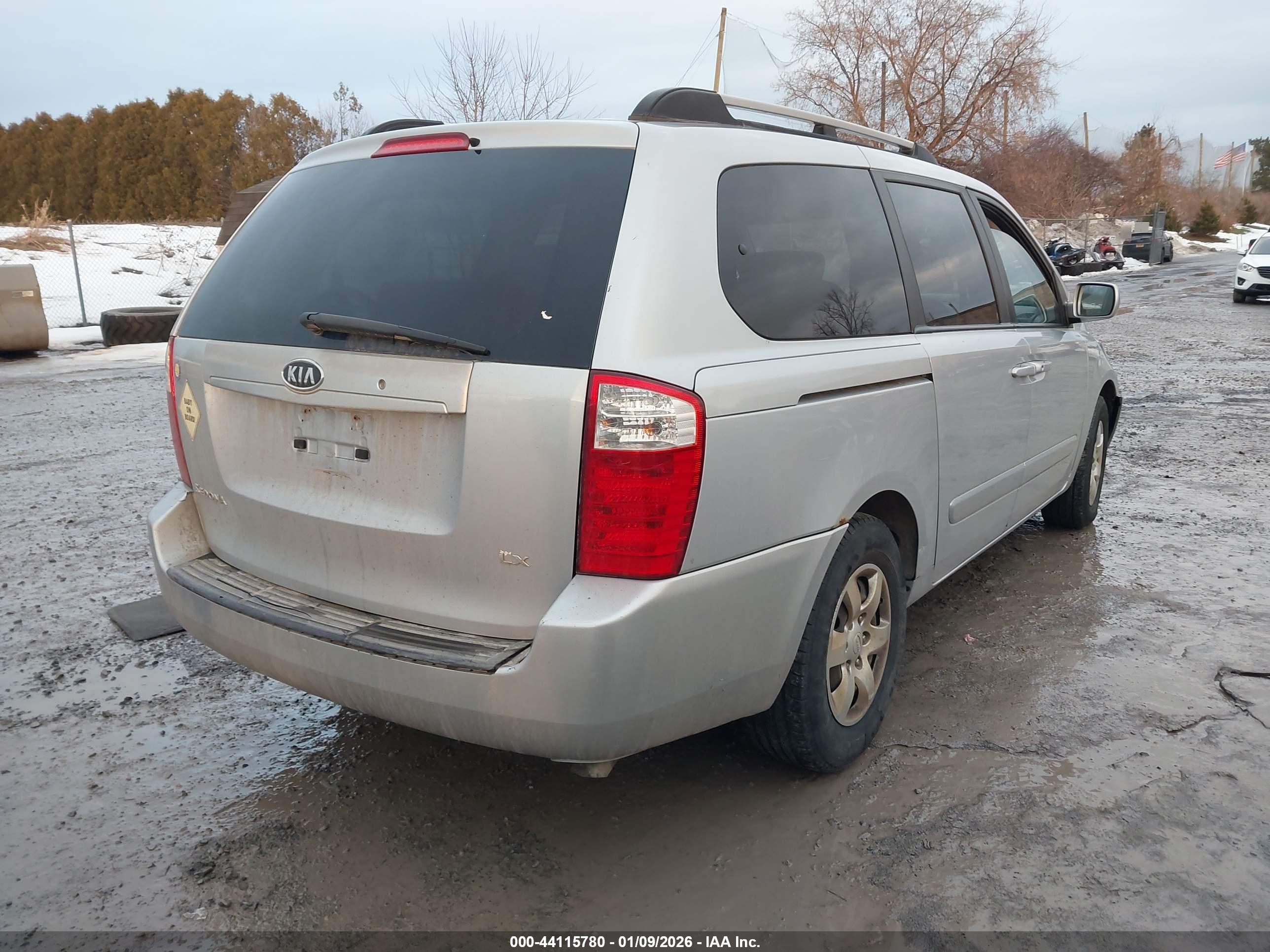KIA SEDONA image 4