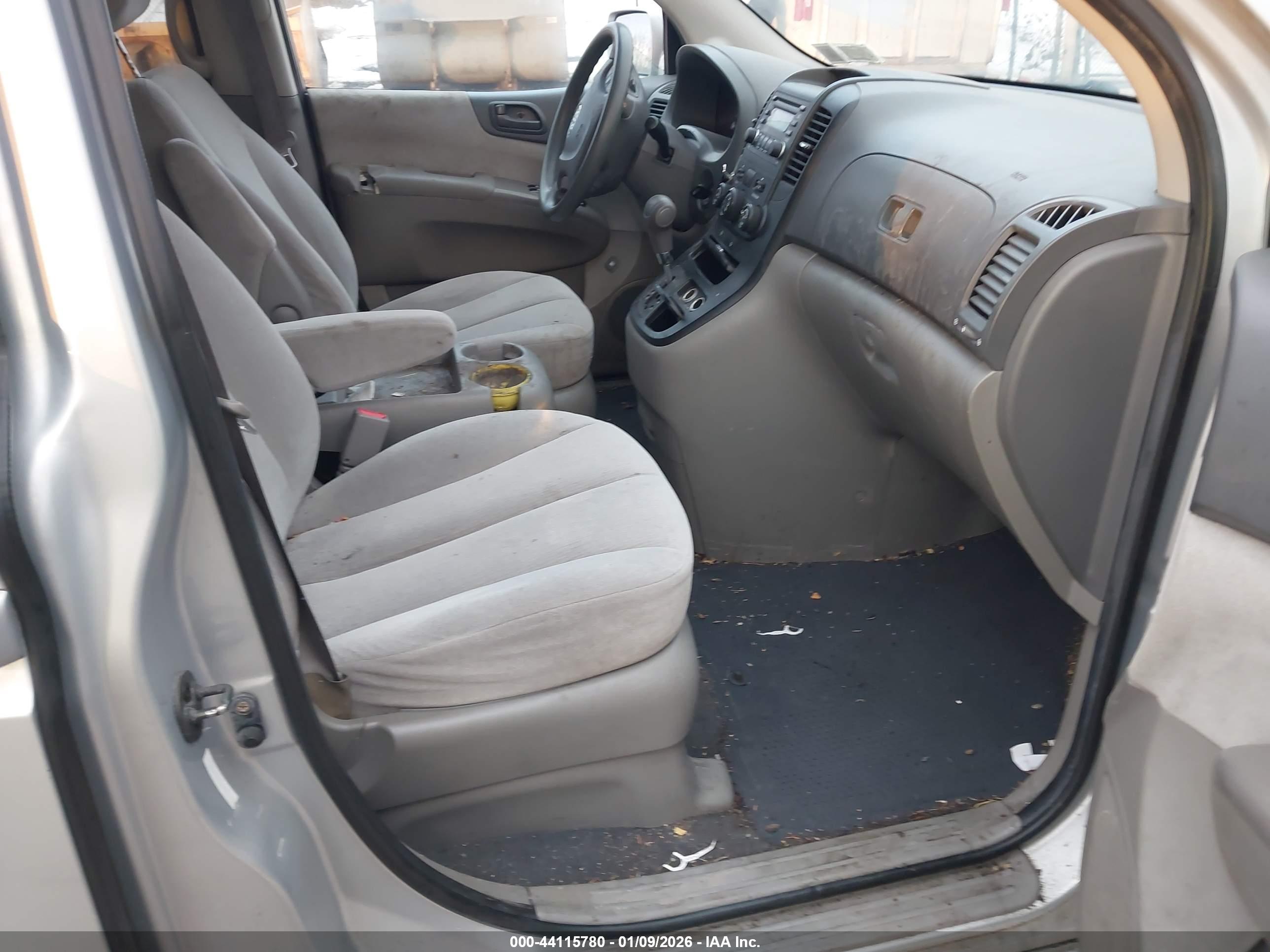 KIA SEDONA image 5