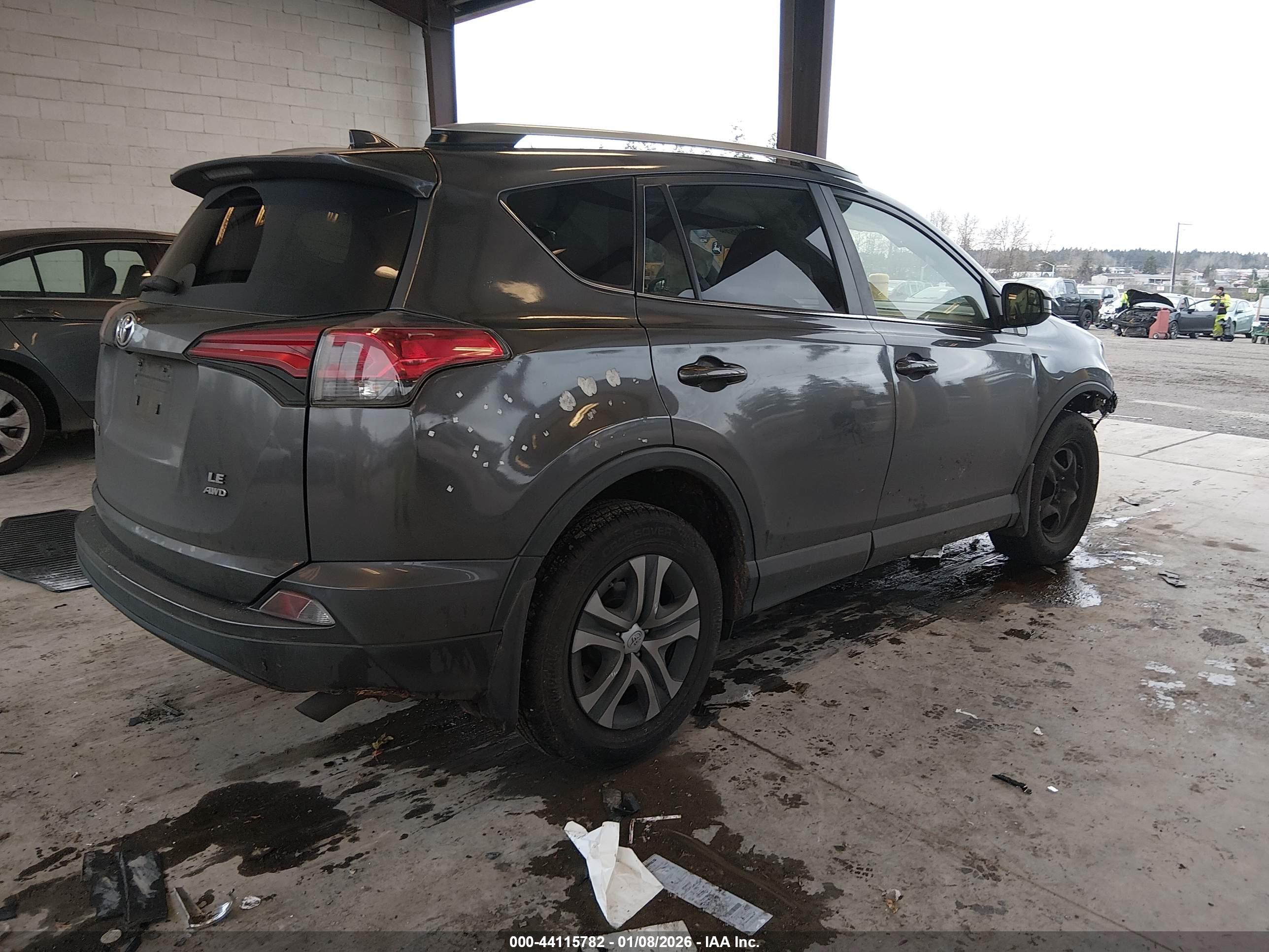TOYOTA RAV4 image 4