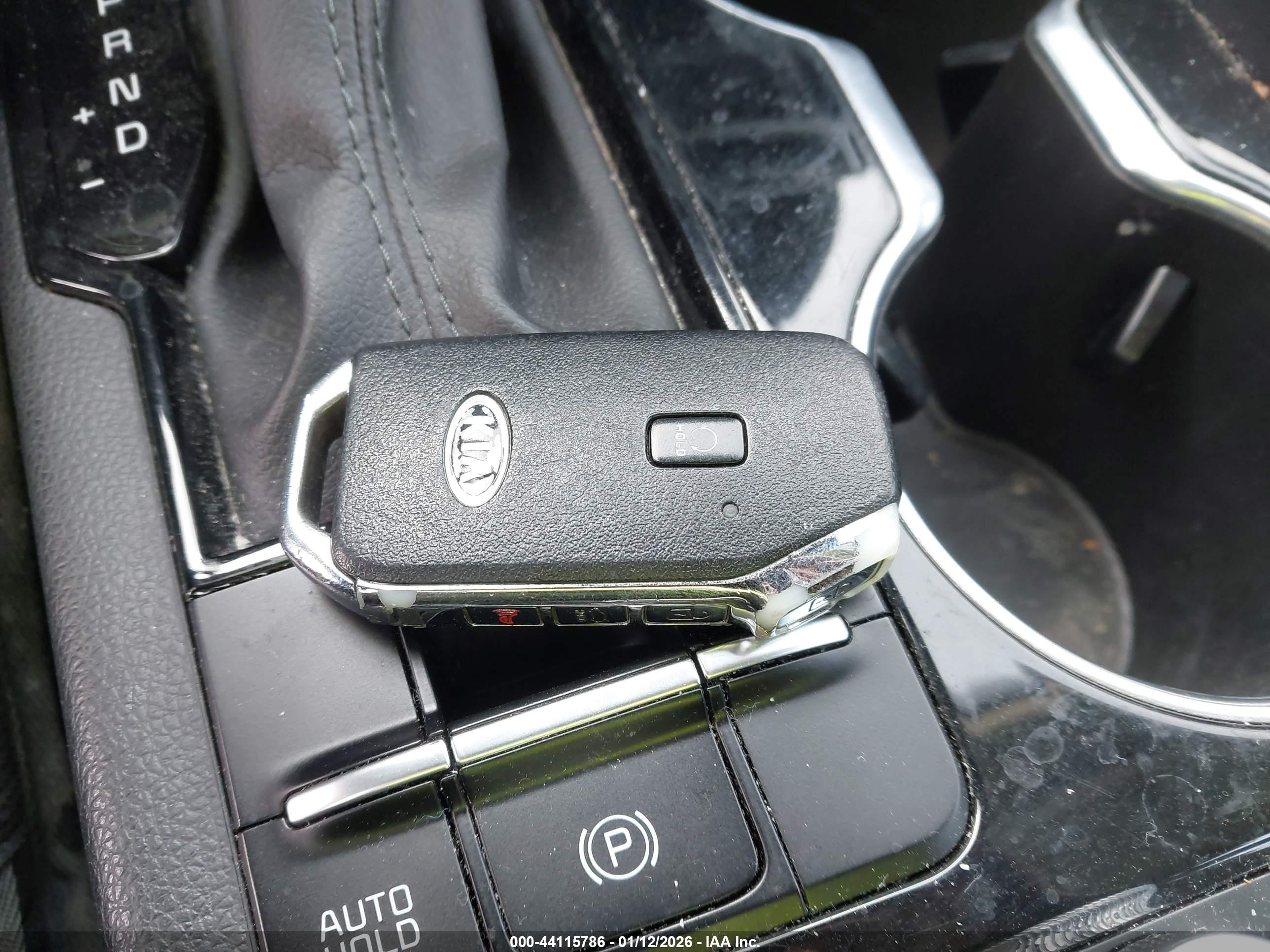 KIA K5 image 11