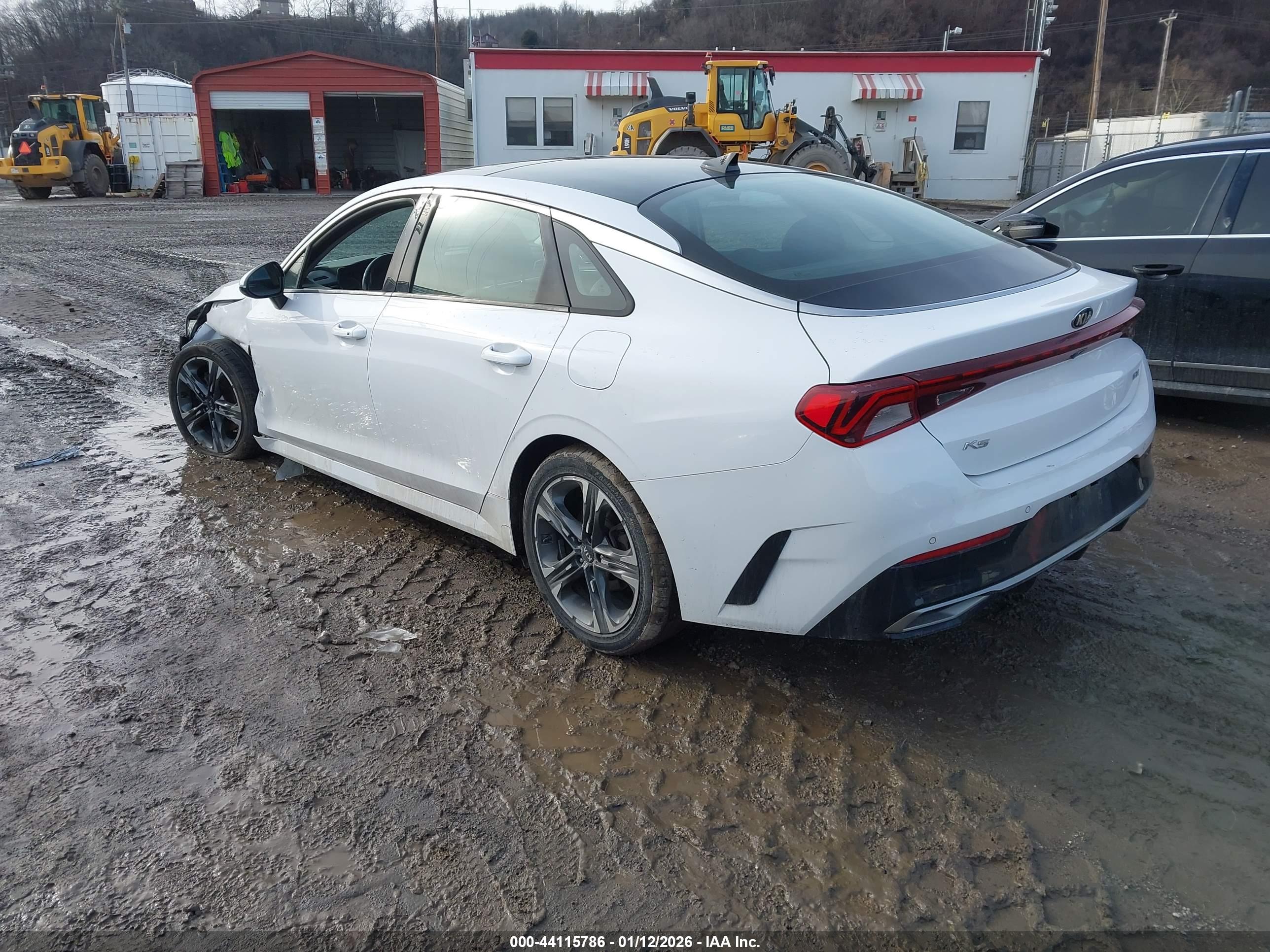 KIA K5 image 3