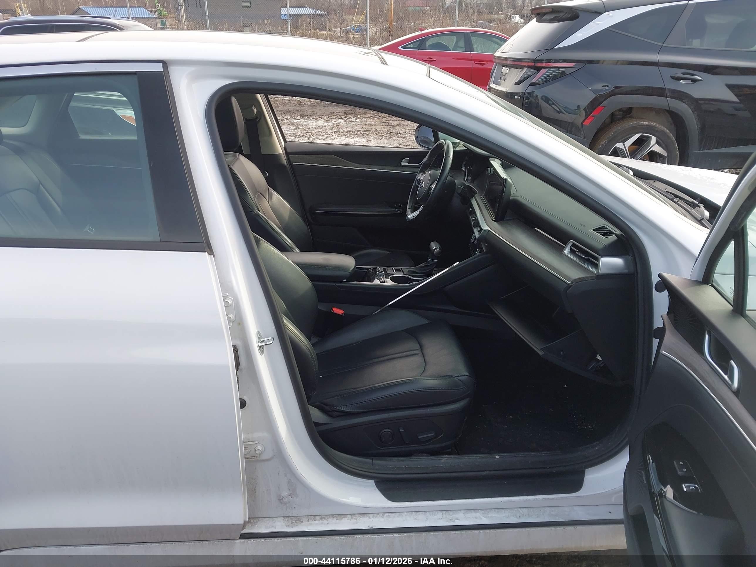 KIA K5 image 5