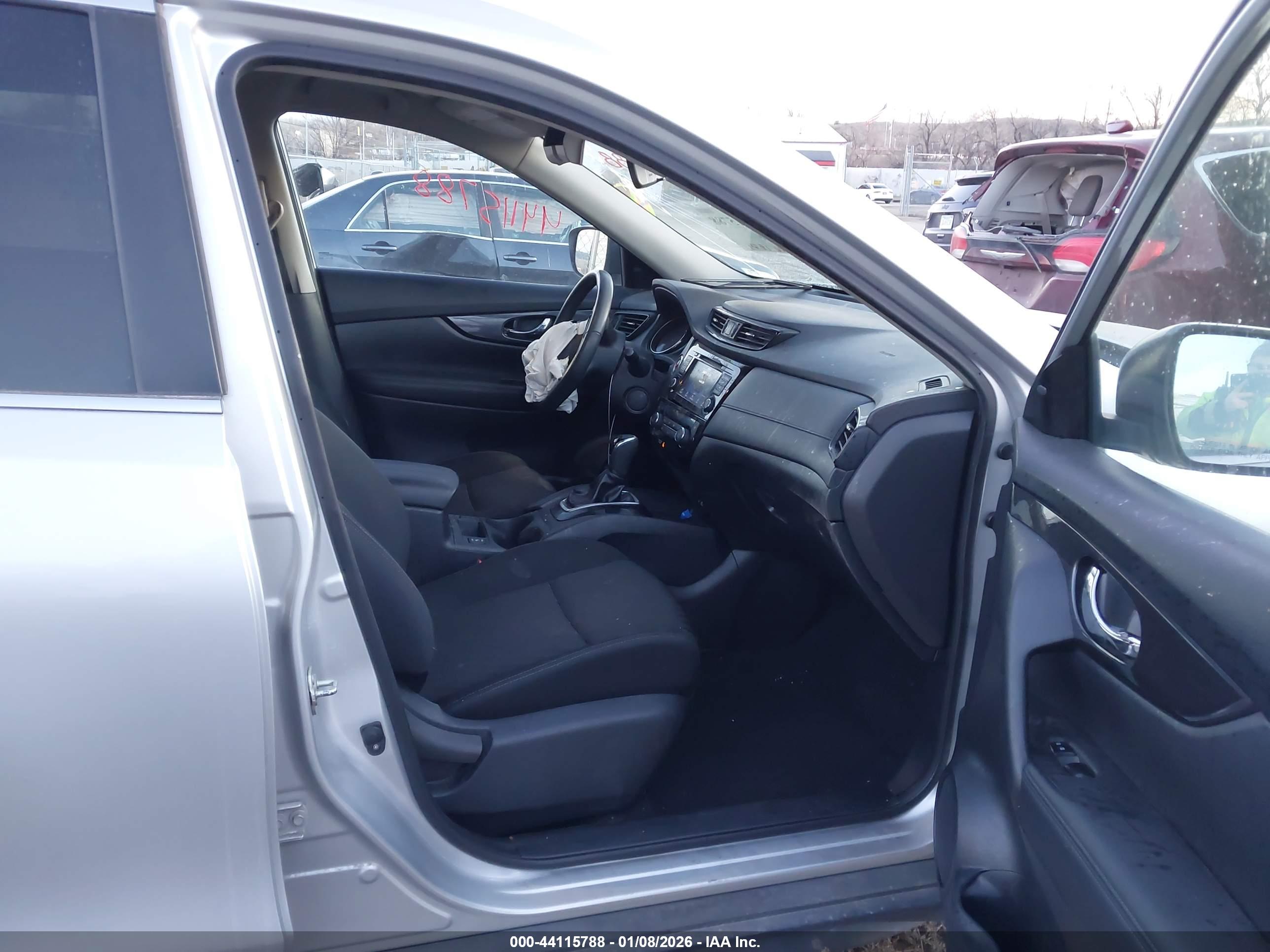 NISSAN ROGUE image 5
