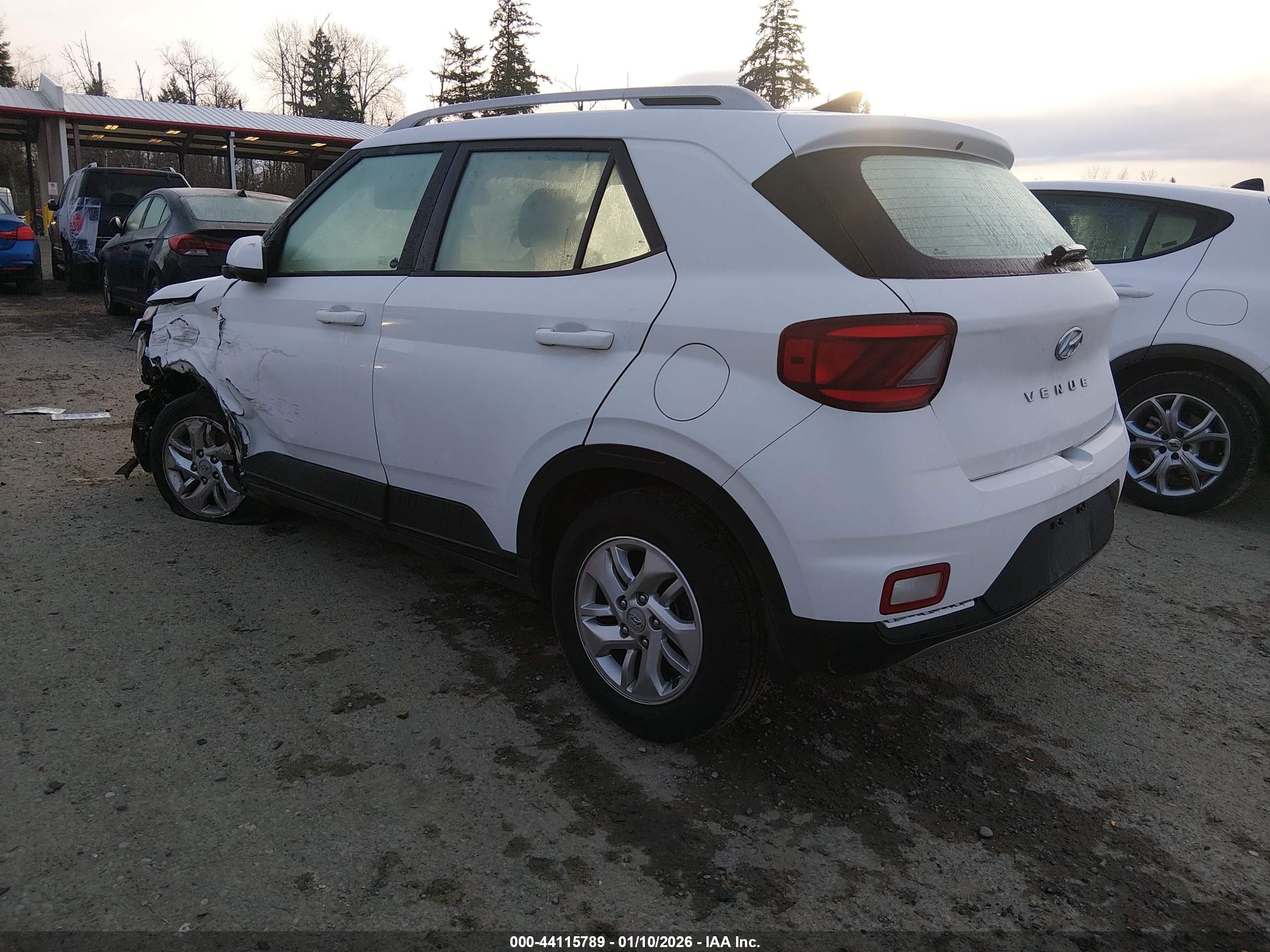 HYUNDAI VENUE image 3
