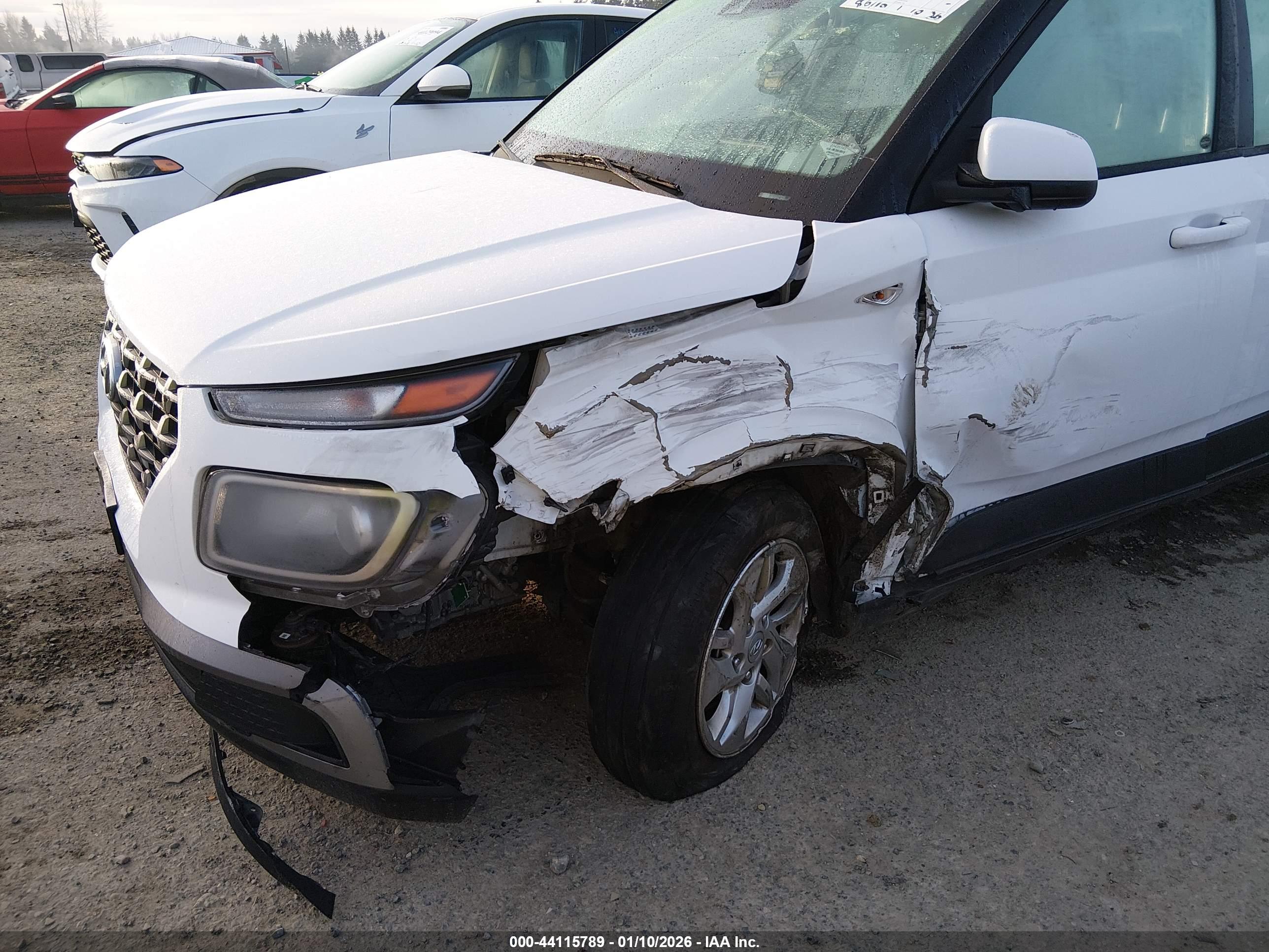 HYUNDAI VENUE image 6