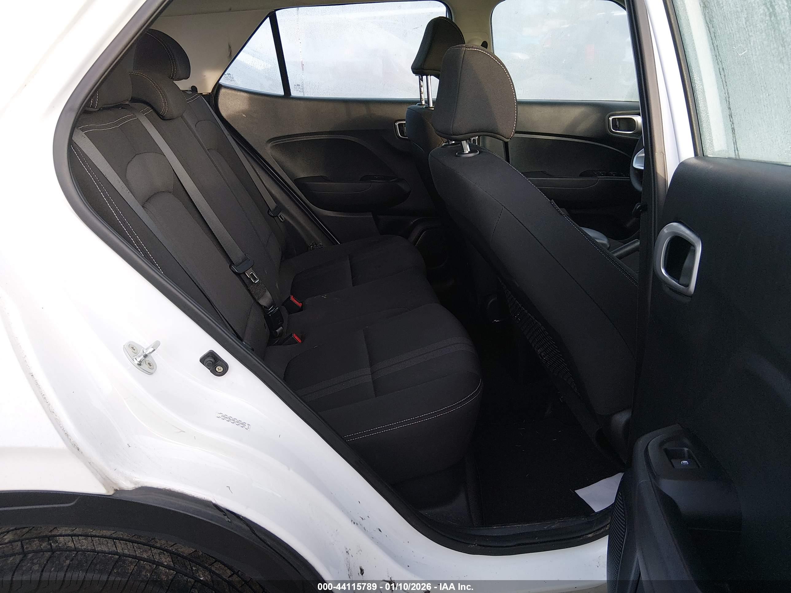 HYUNDAI VENUE image 8
