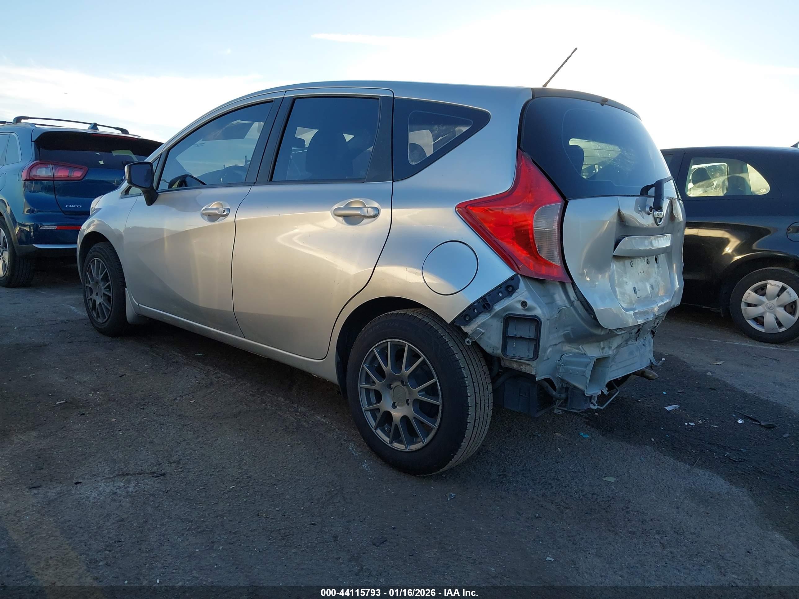 NISSAN VERSA image 3
