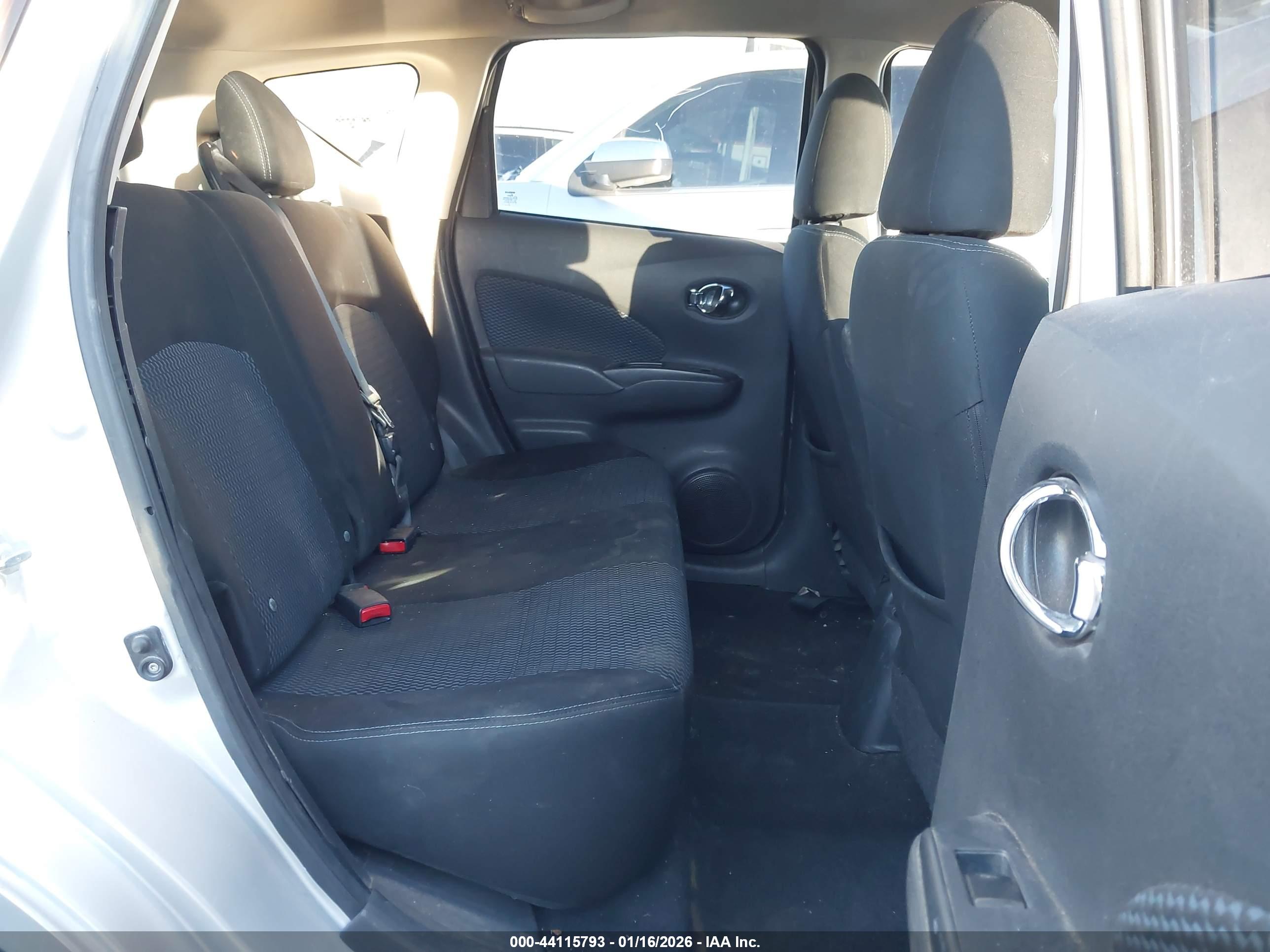 NISSAN VERSA image 8