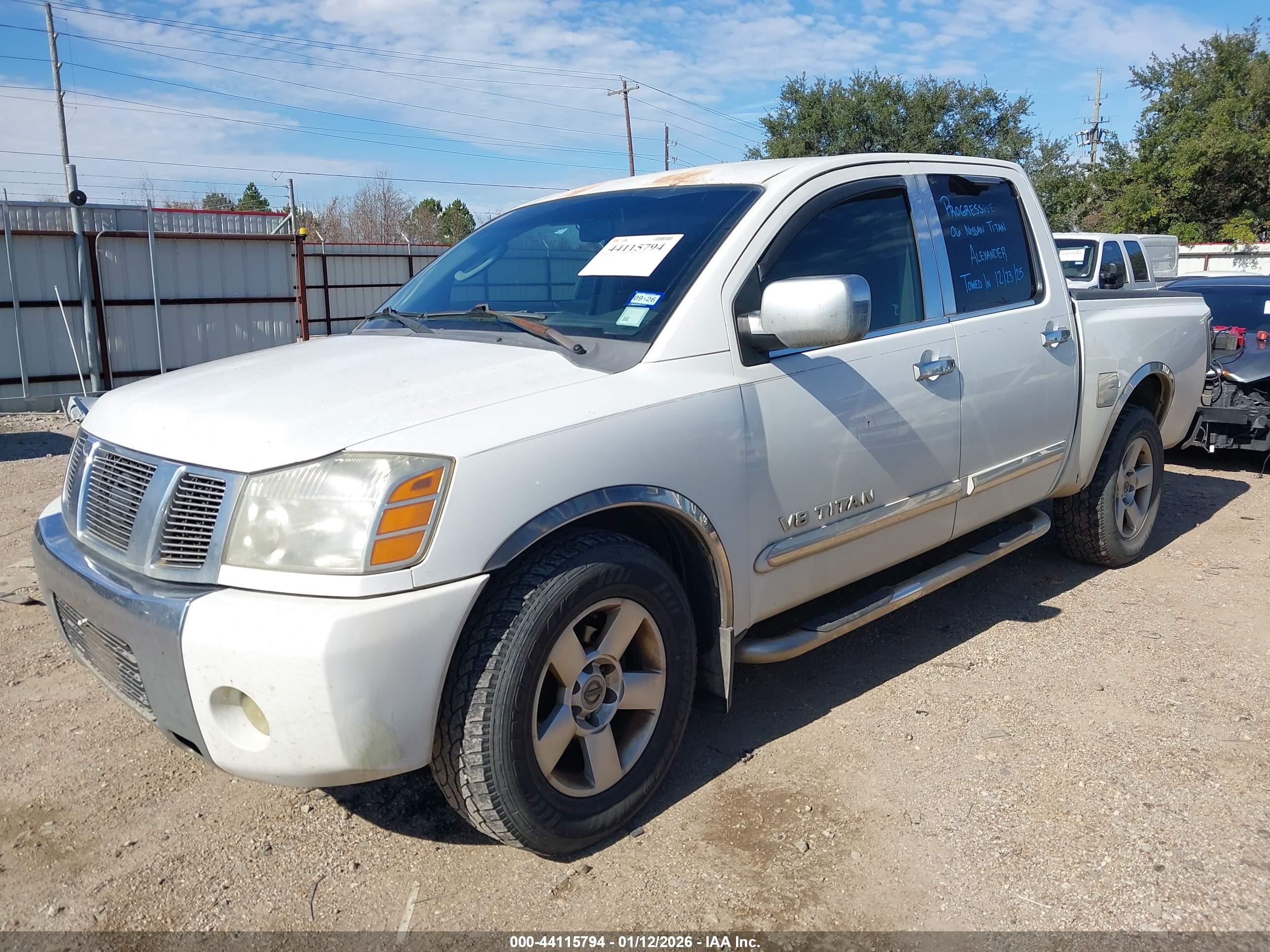 NISSAN TITAN image 2