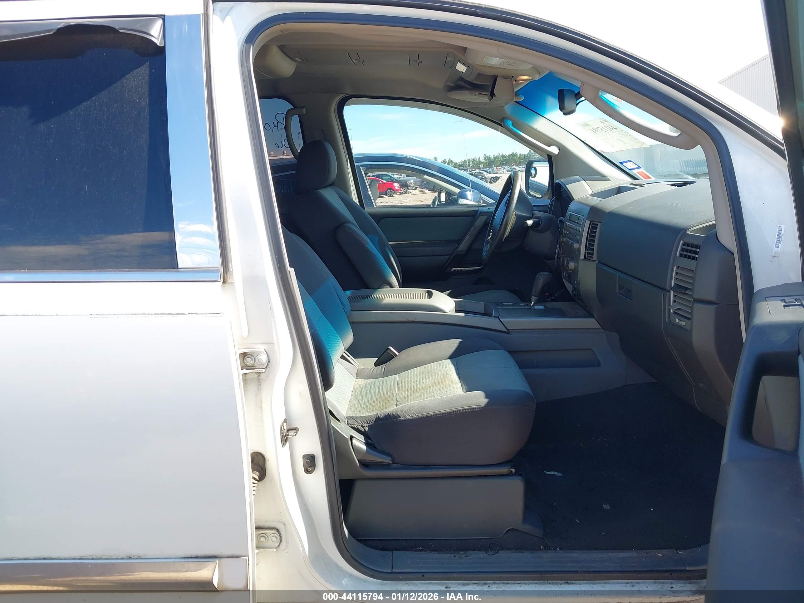 NISSAN TITAN image 5